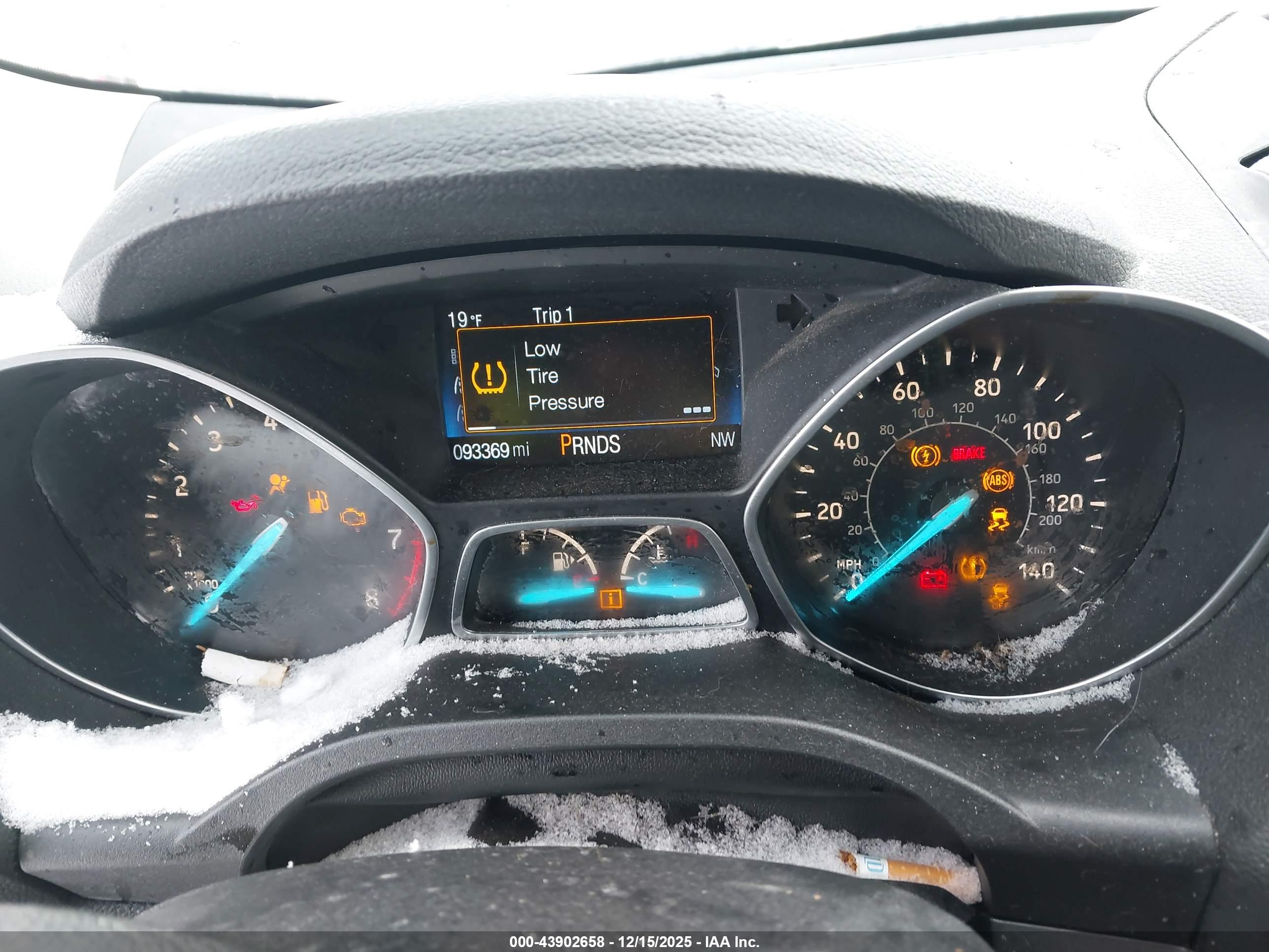 FORD ESCAPE image 7