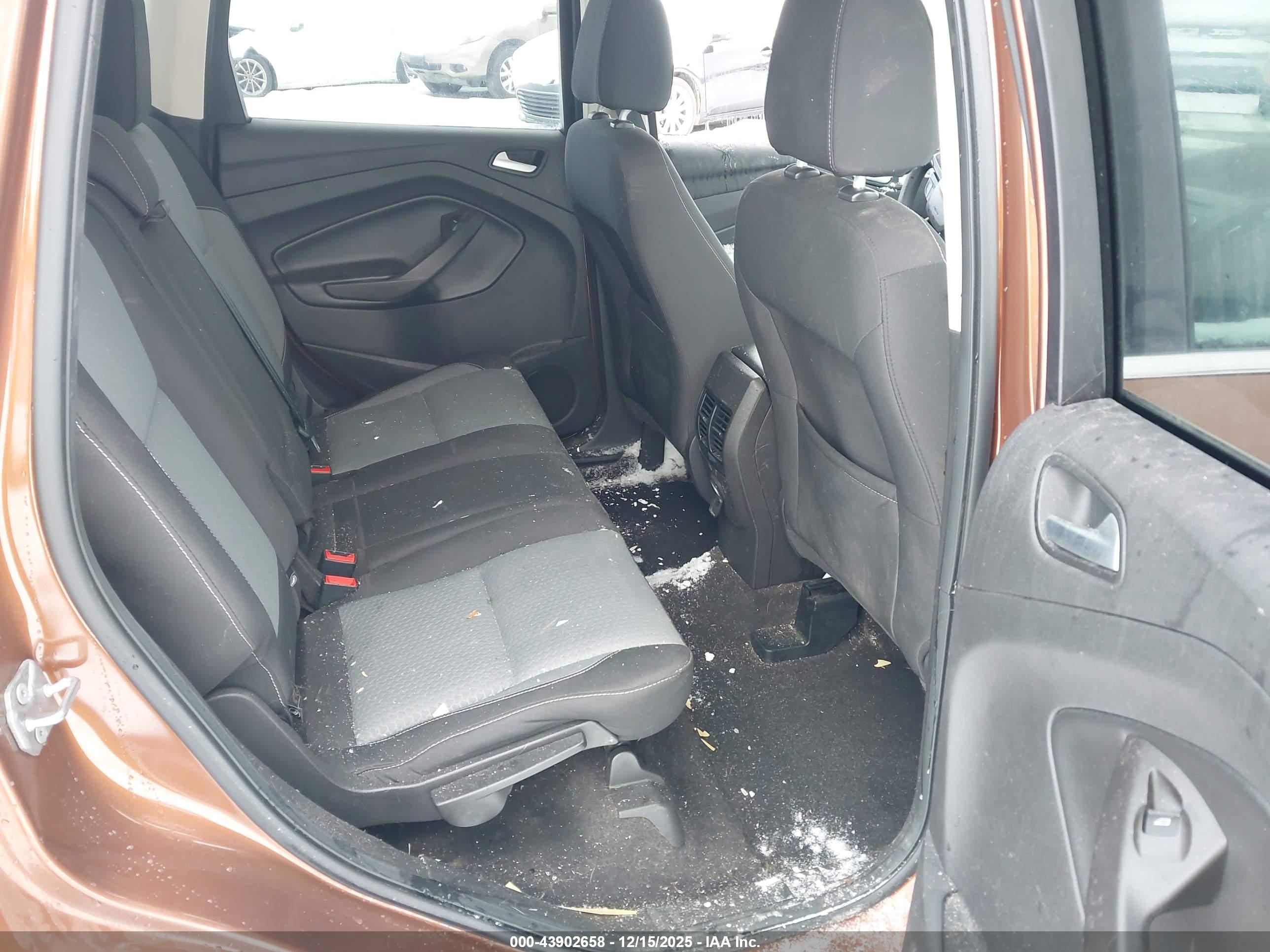 FORD ESCAPE image 8