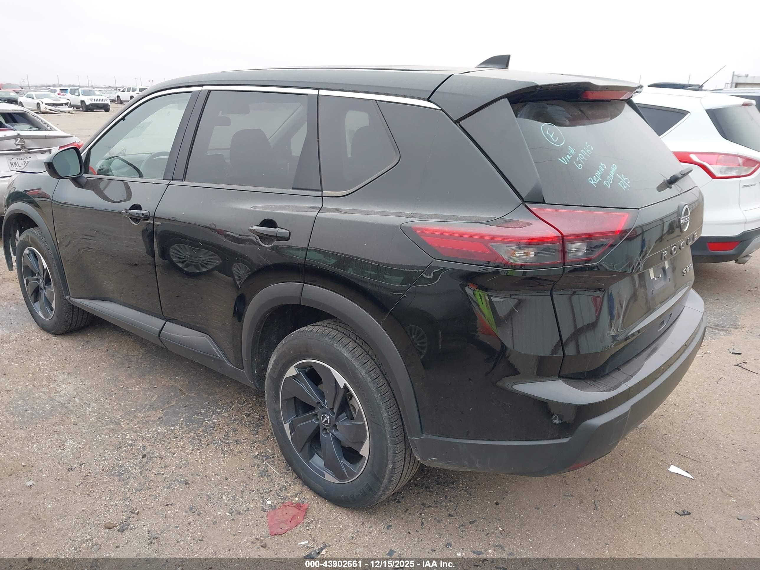 NISSAN ROGUE image 3