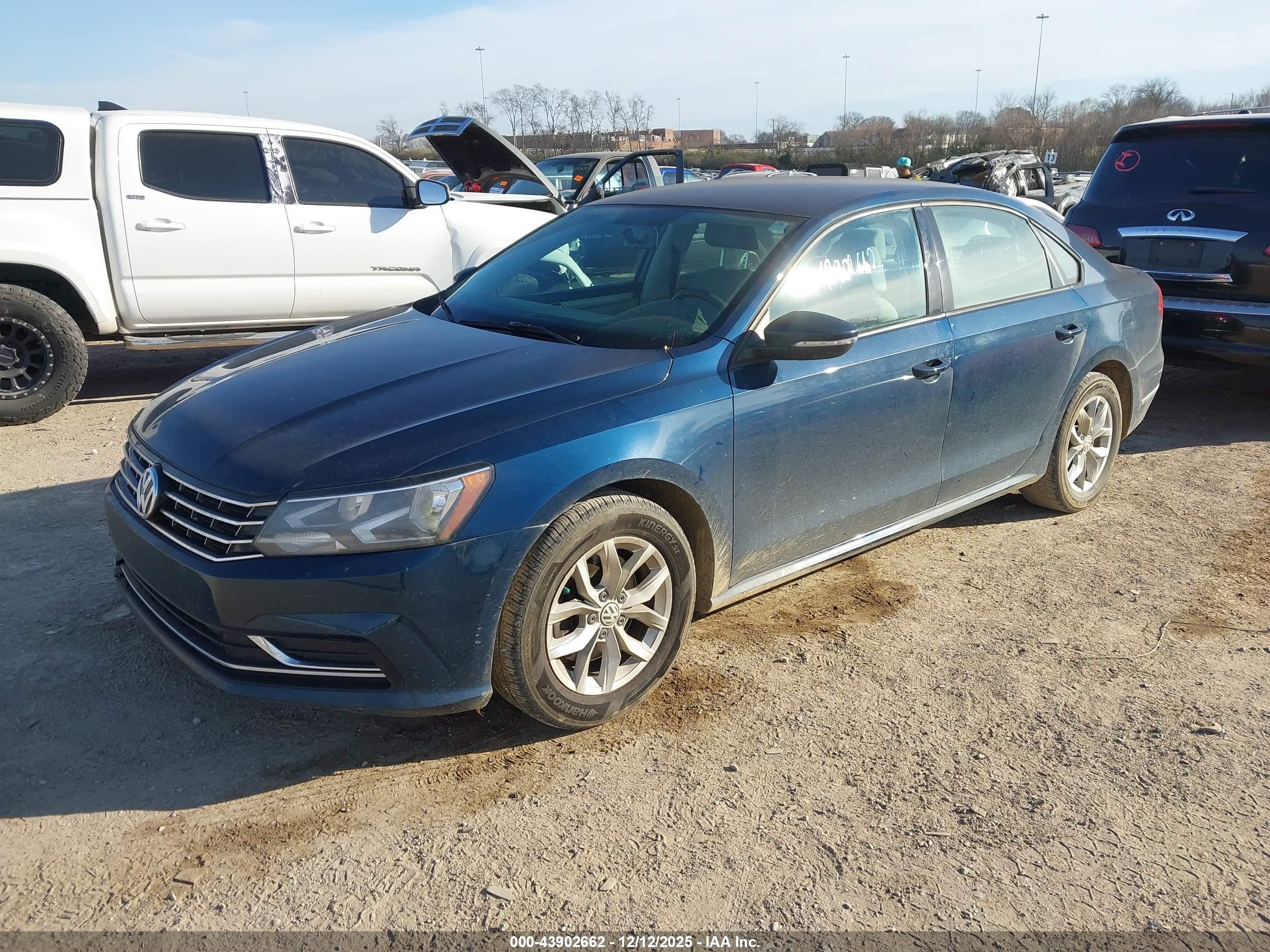 VOLKSWAGEN PASSAT image 2