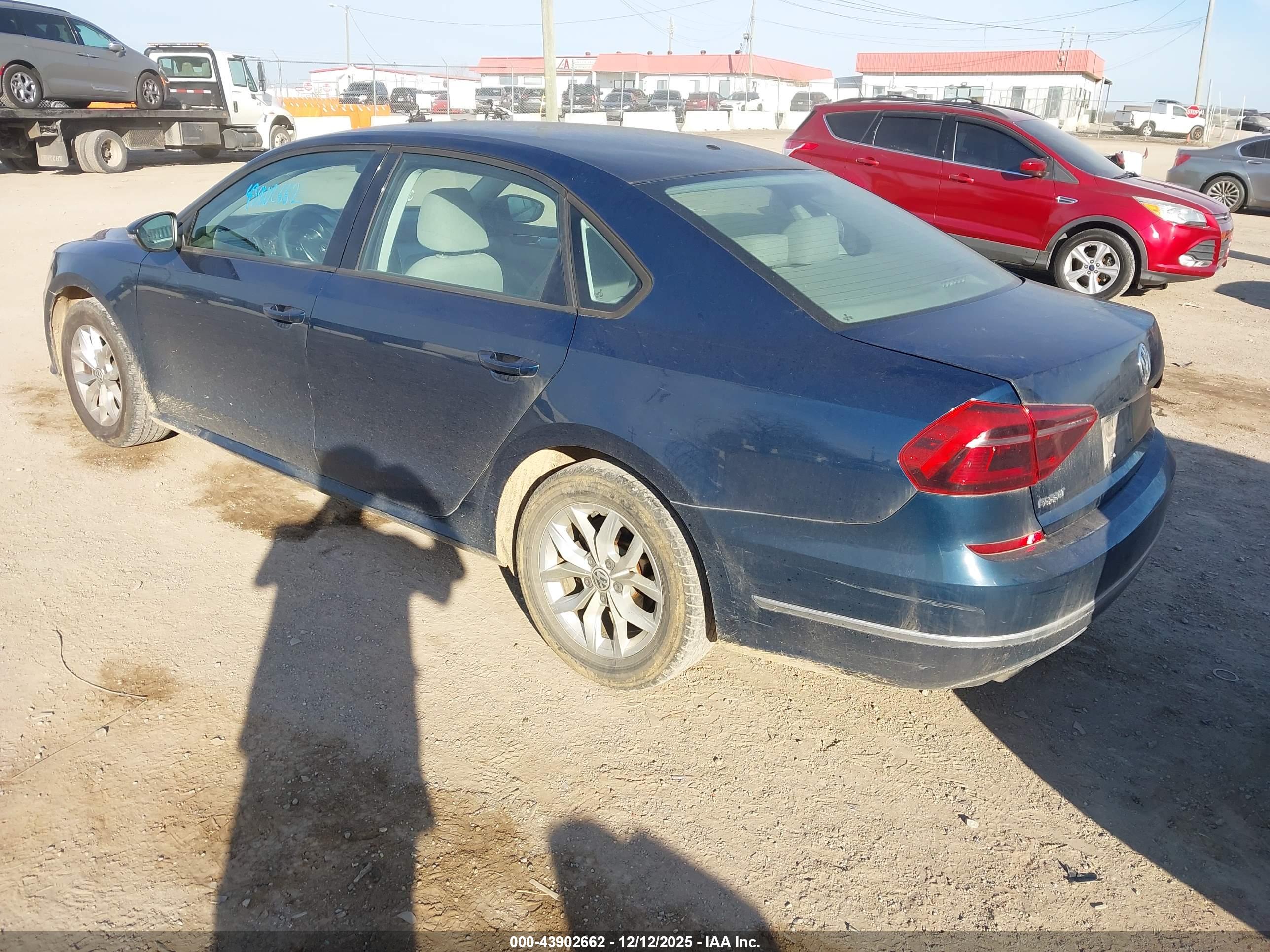 VOLKSWAGEN PASSAT image 3
