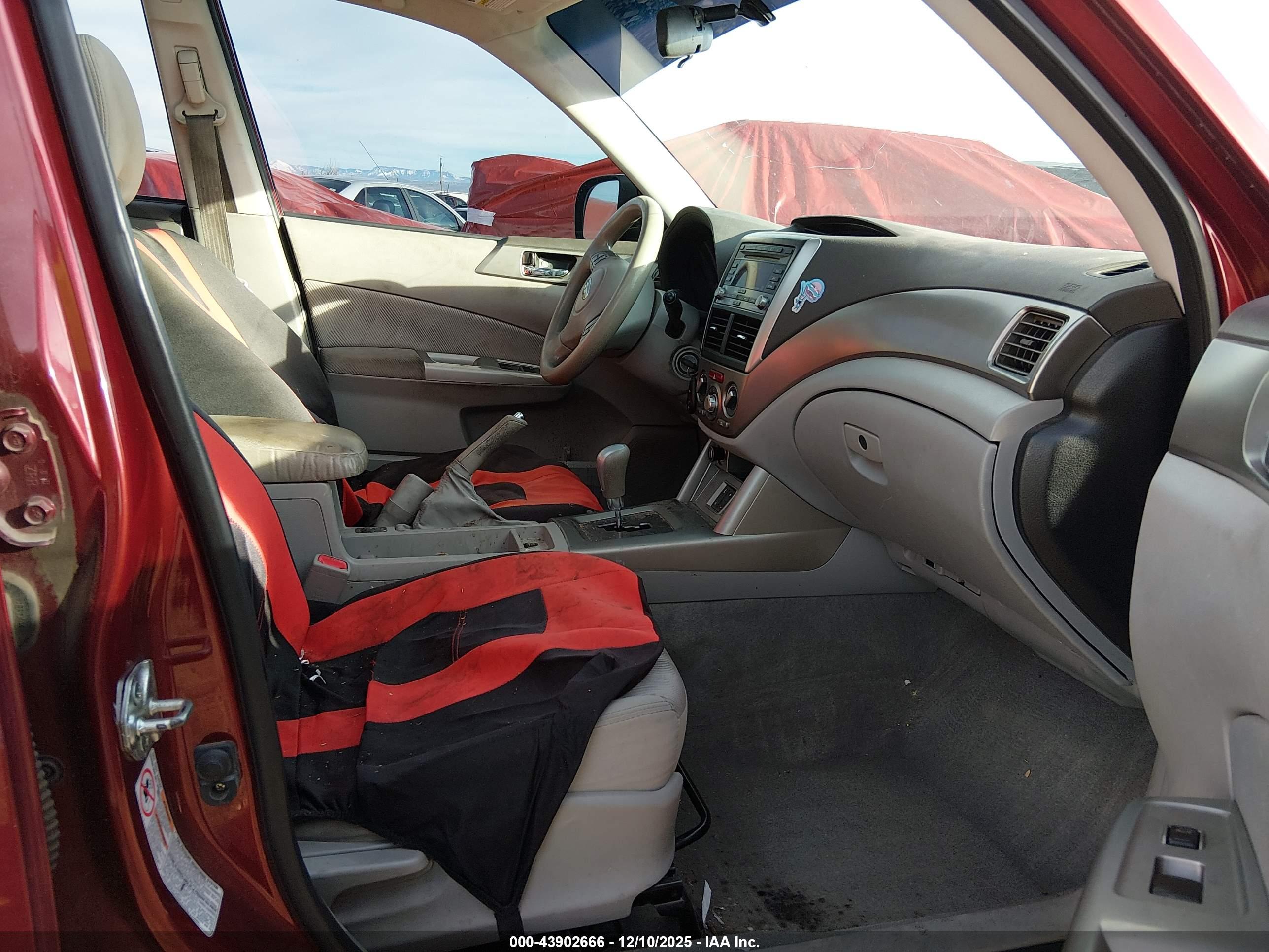 SUBARU FORESTER image 5