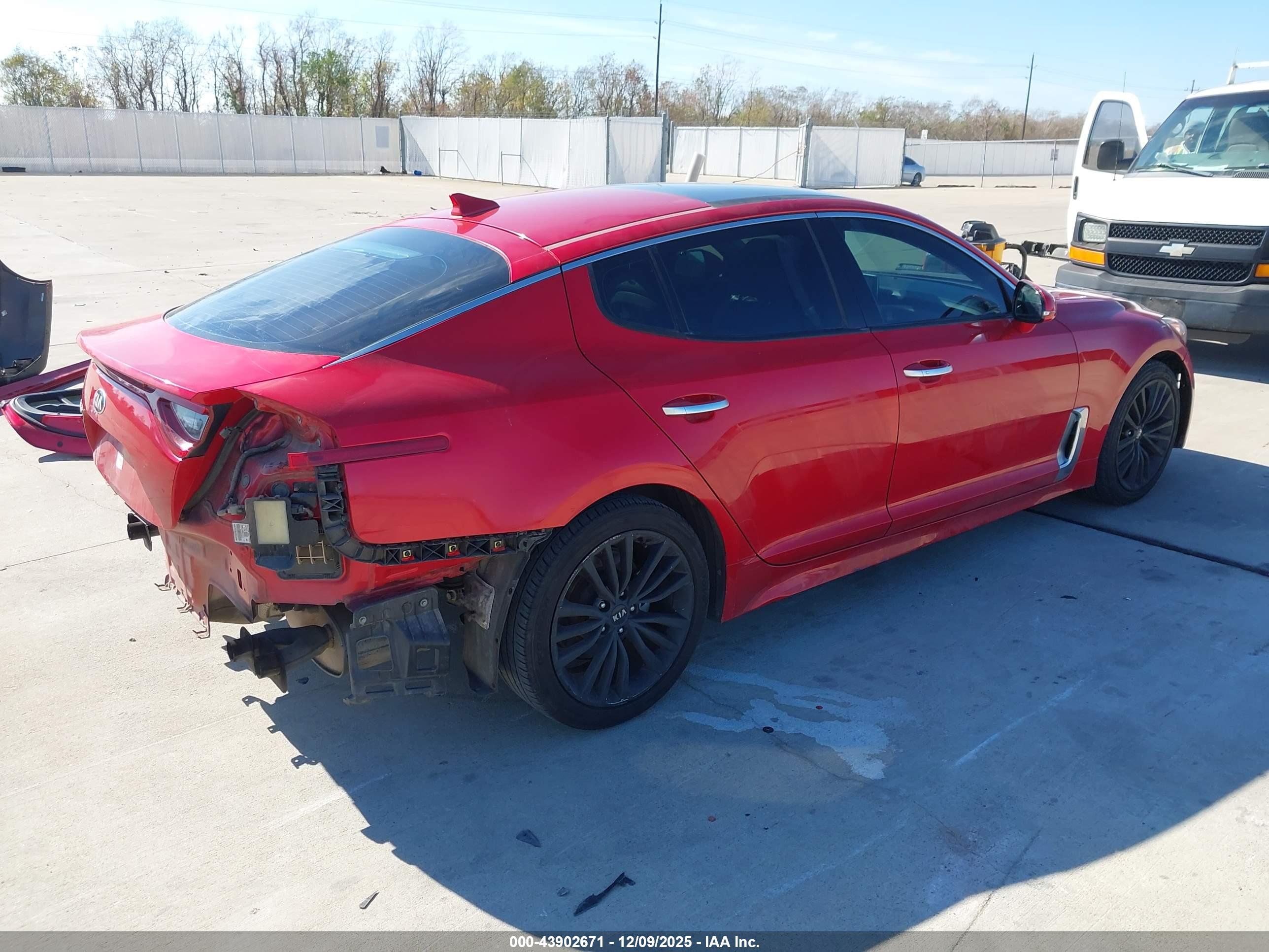 KIA STINGER image 4