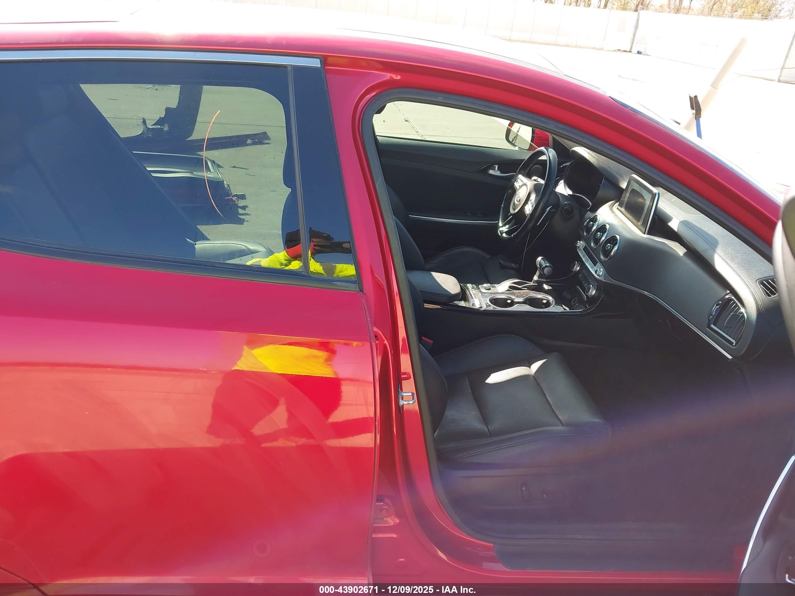 KIA STINGER image 5