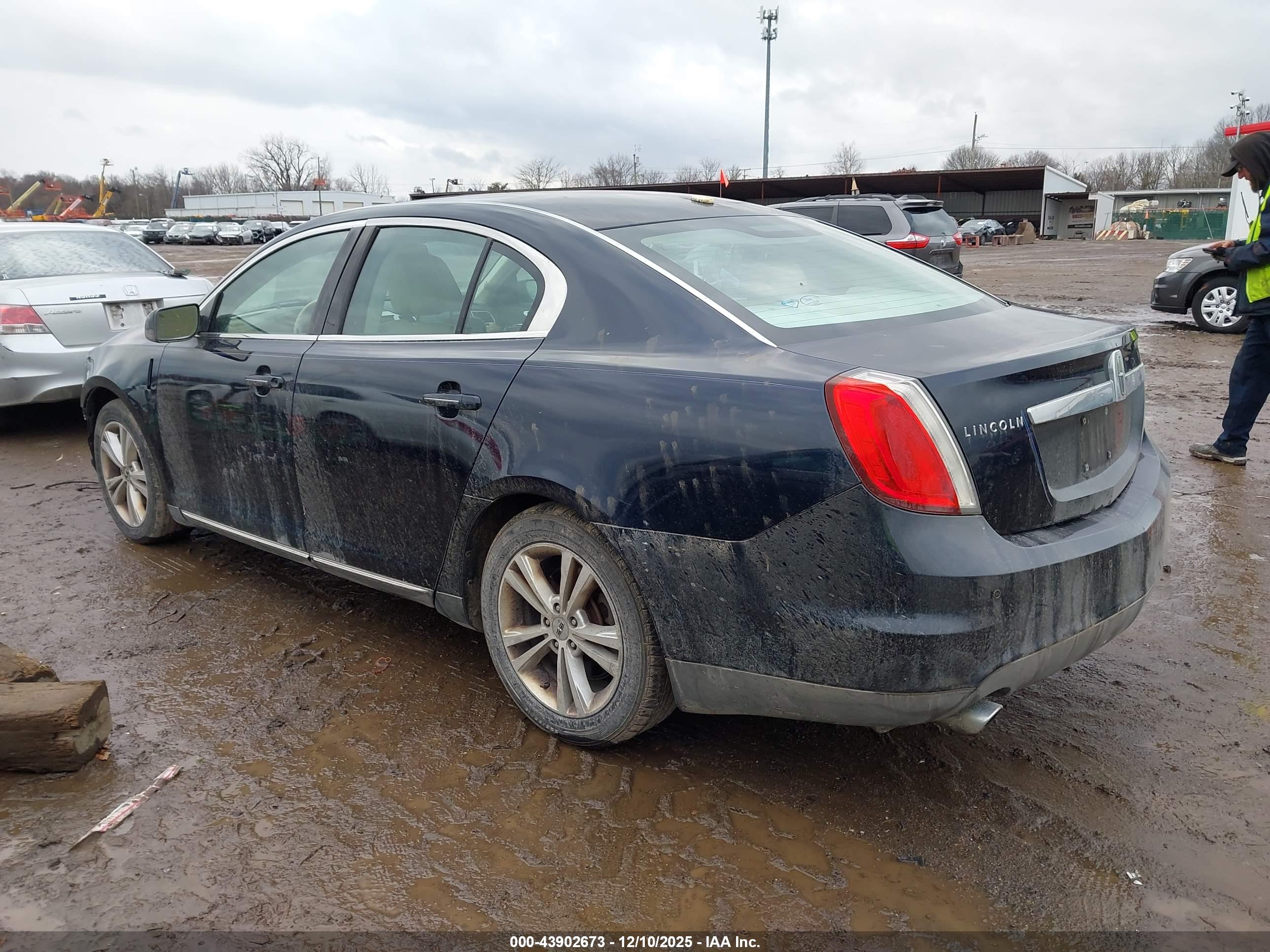 LINCOLN MKS image 3