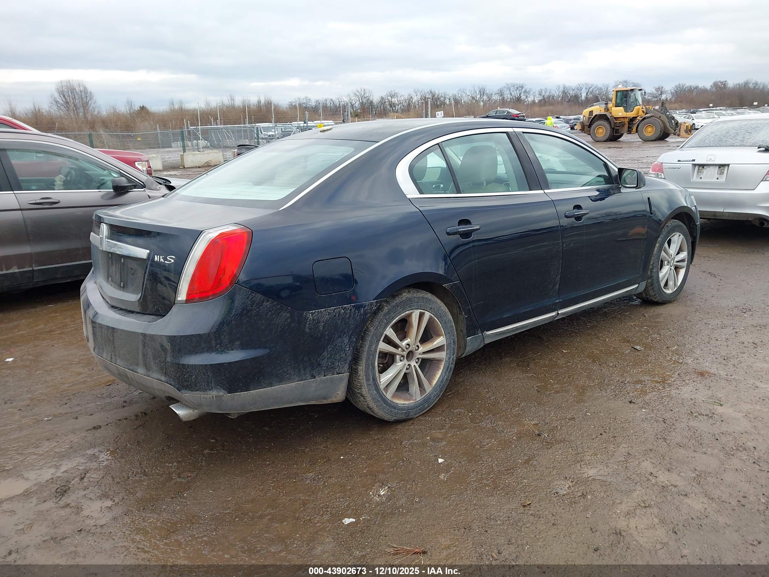 LINCOLN MKS image 4