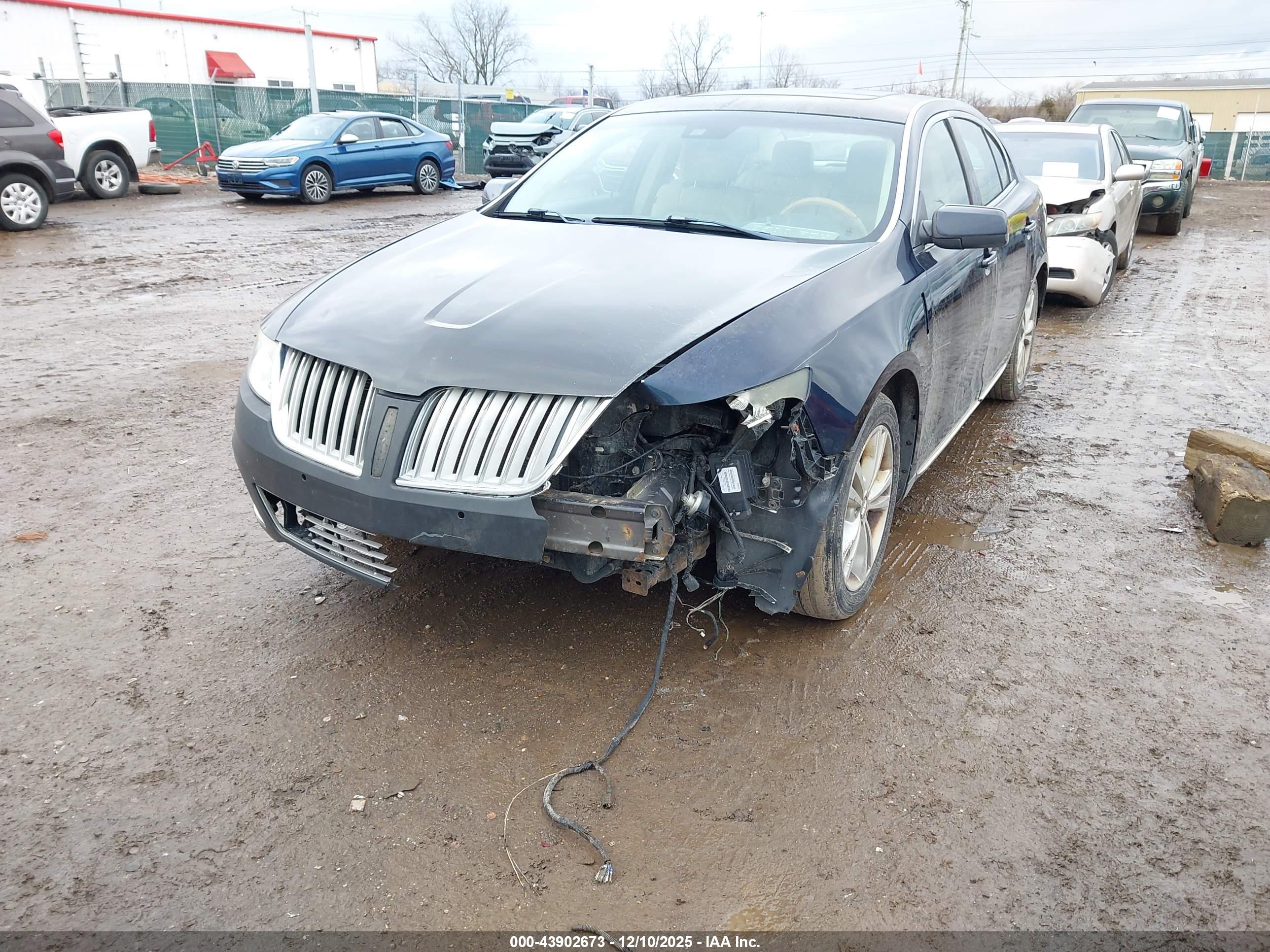 LINCOLN MKS image 6