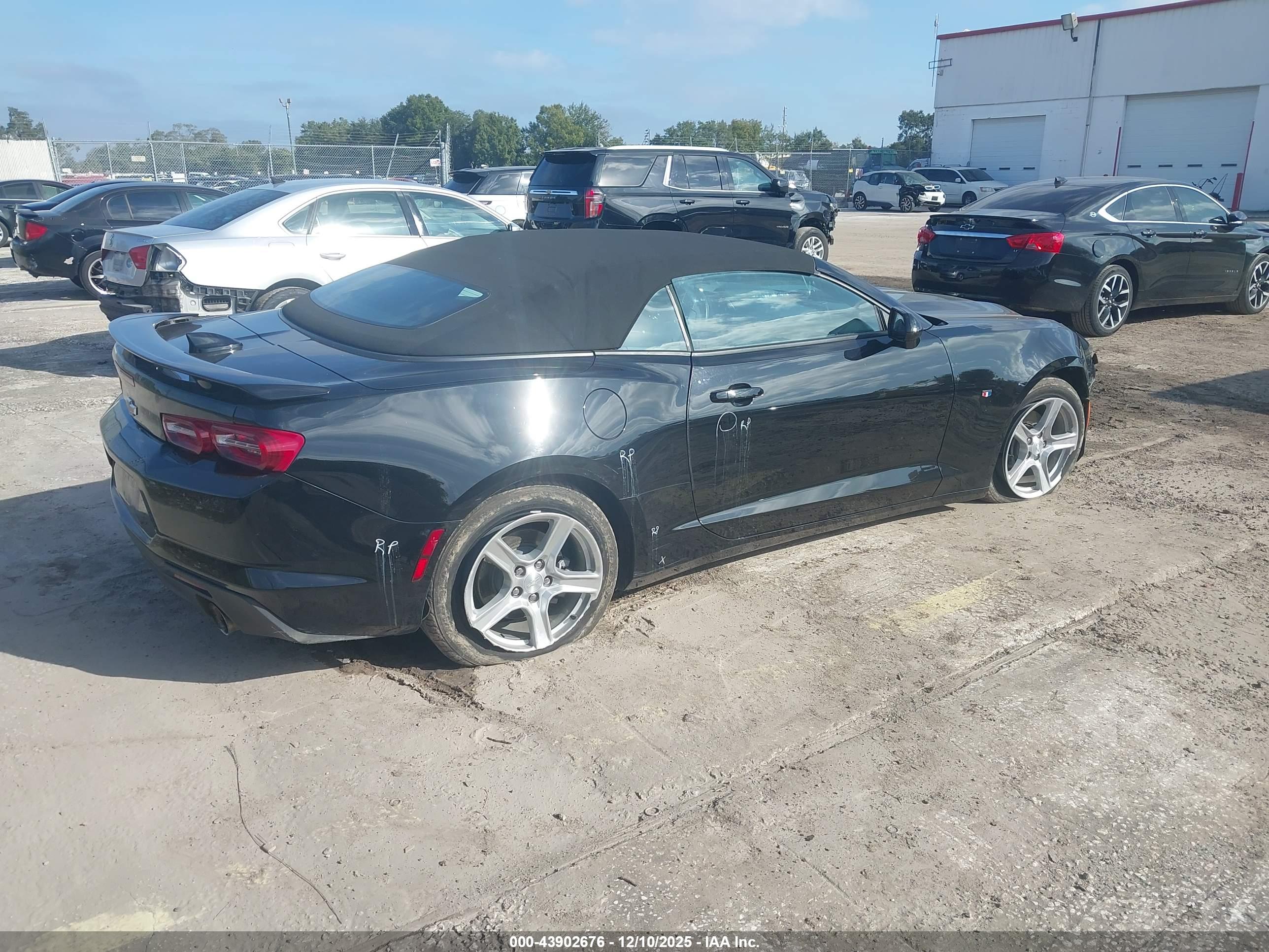 CHEVROLET CAMARO image 4