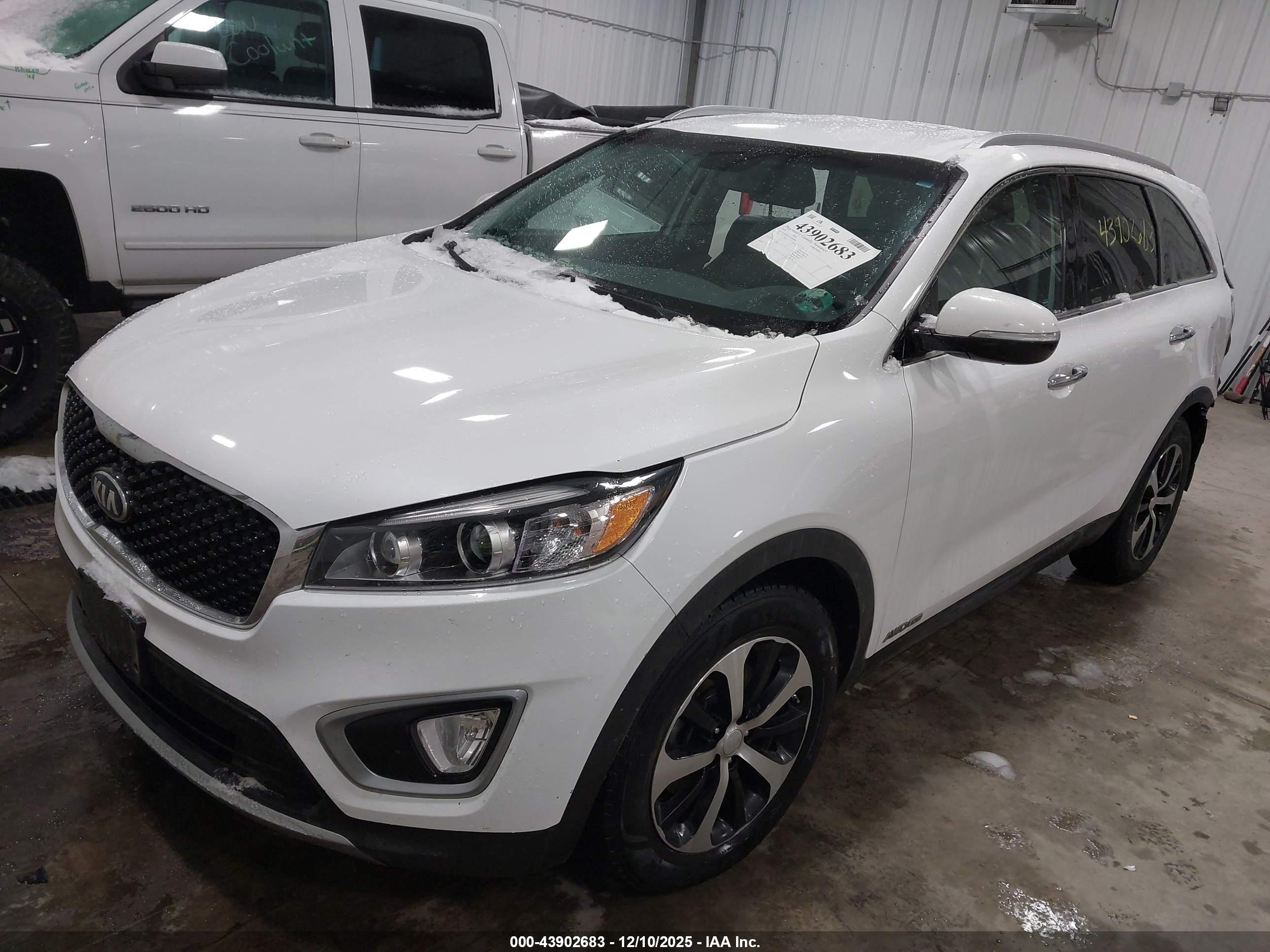 KIA SORENTO image 2