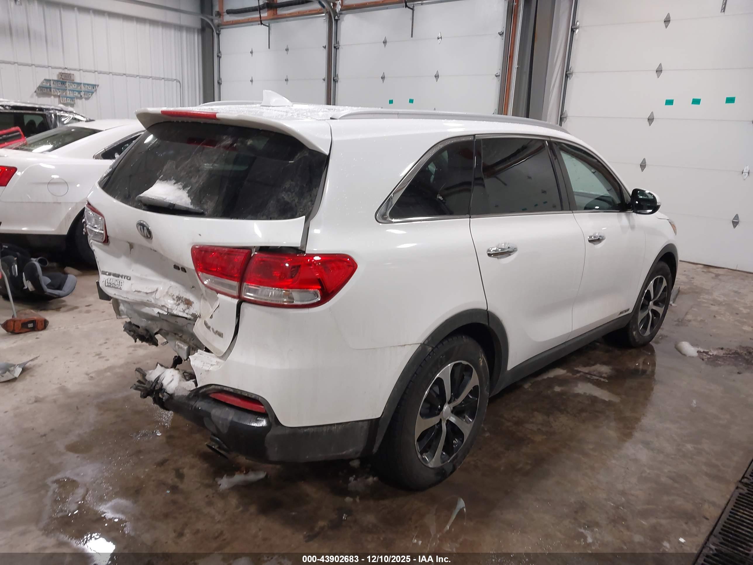 KIA SORENTO image 4