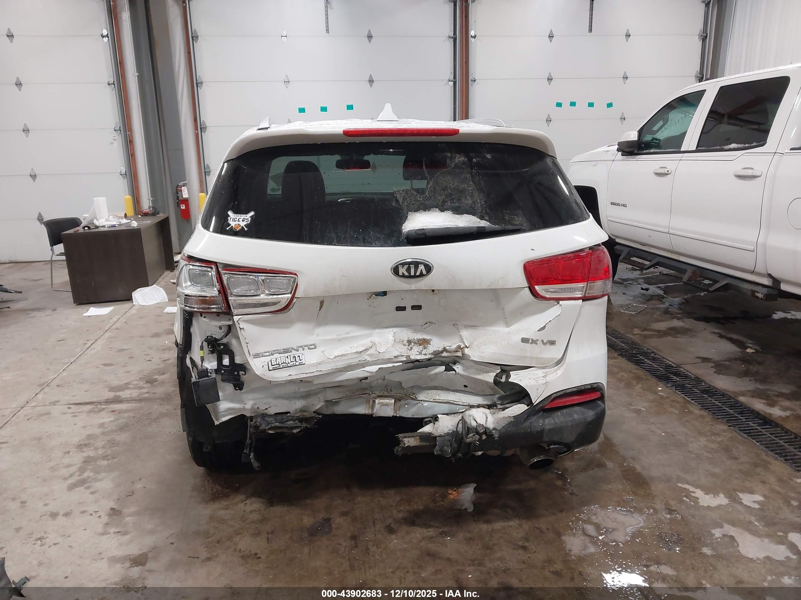 KIA SORENTO image 6