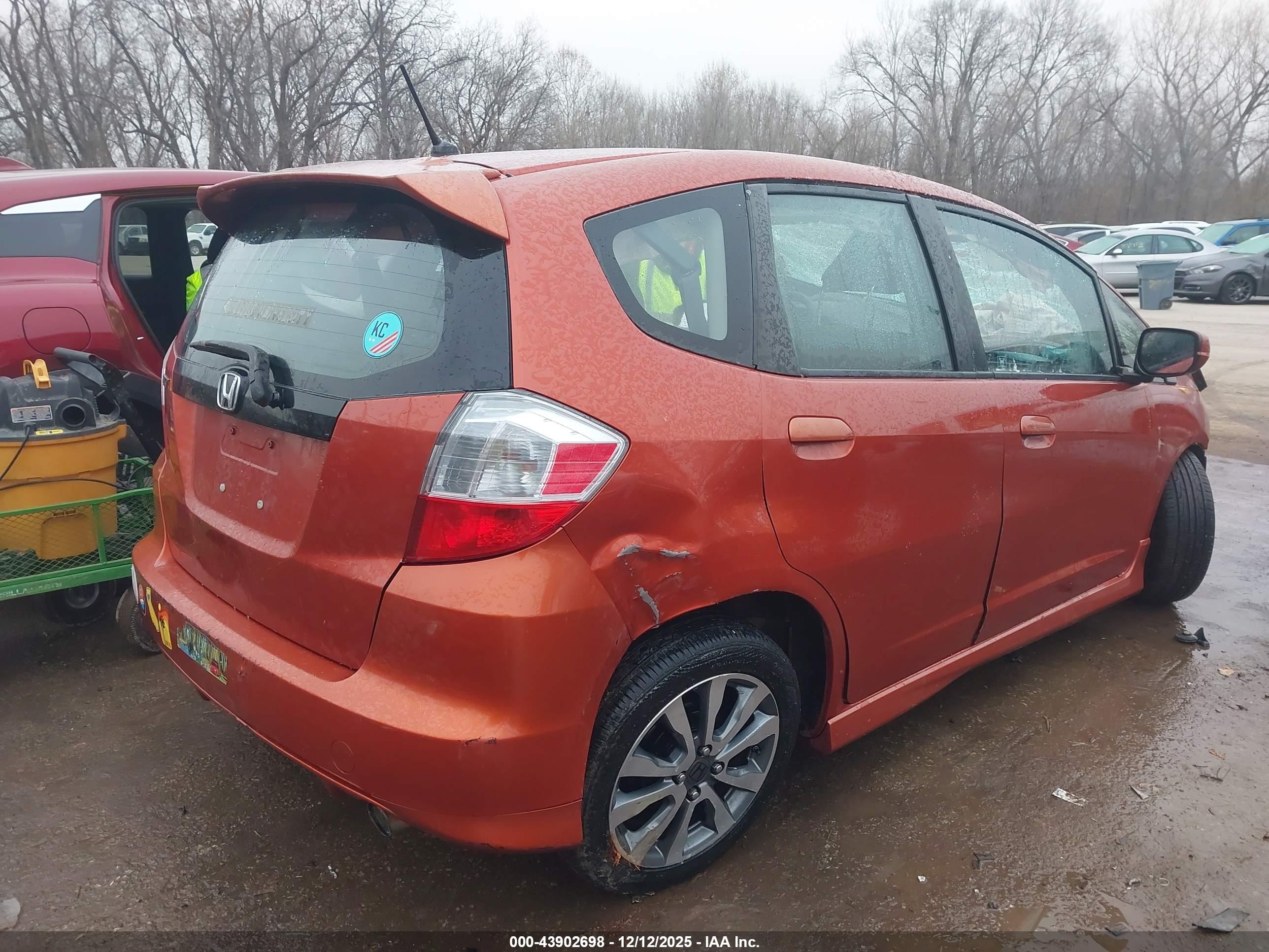 HONDA FIT image 4