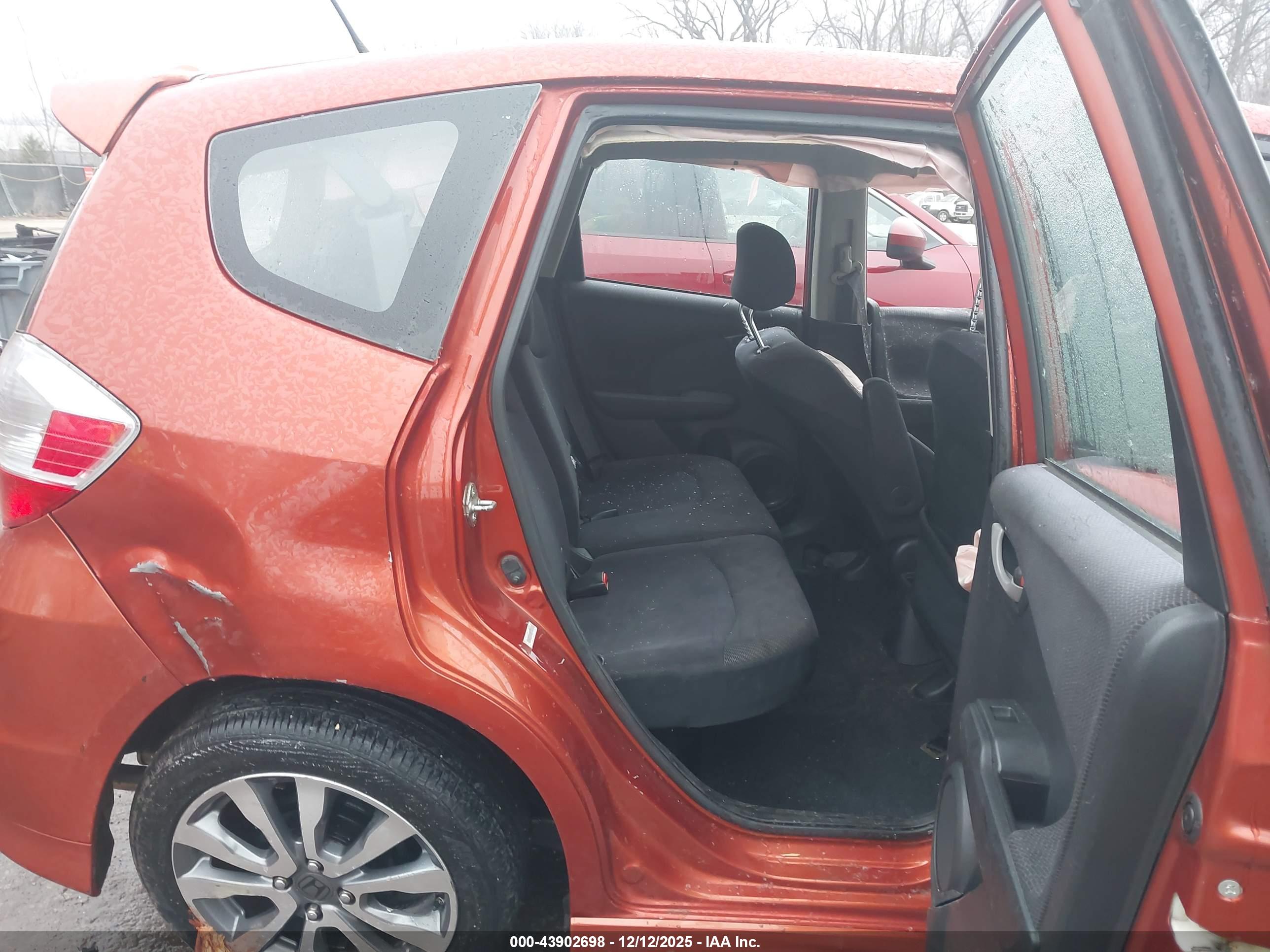 HONDA FIT image 8
