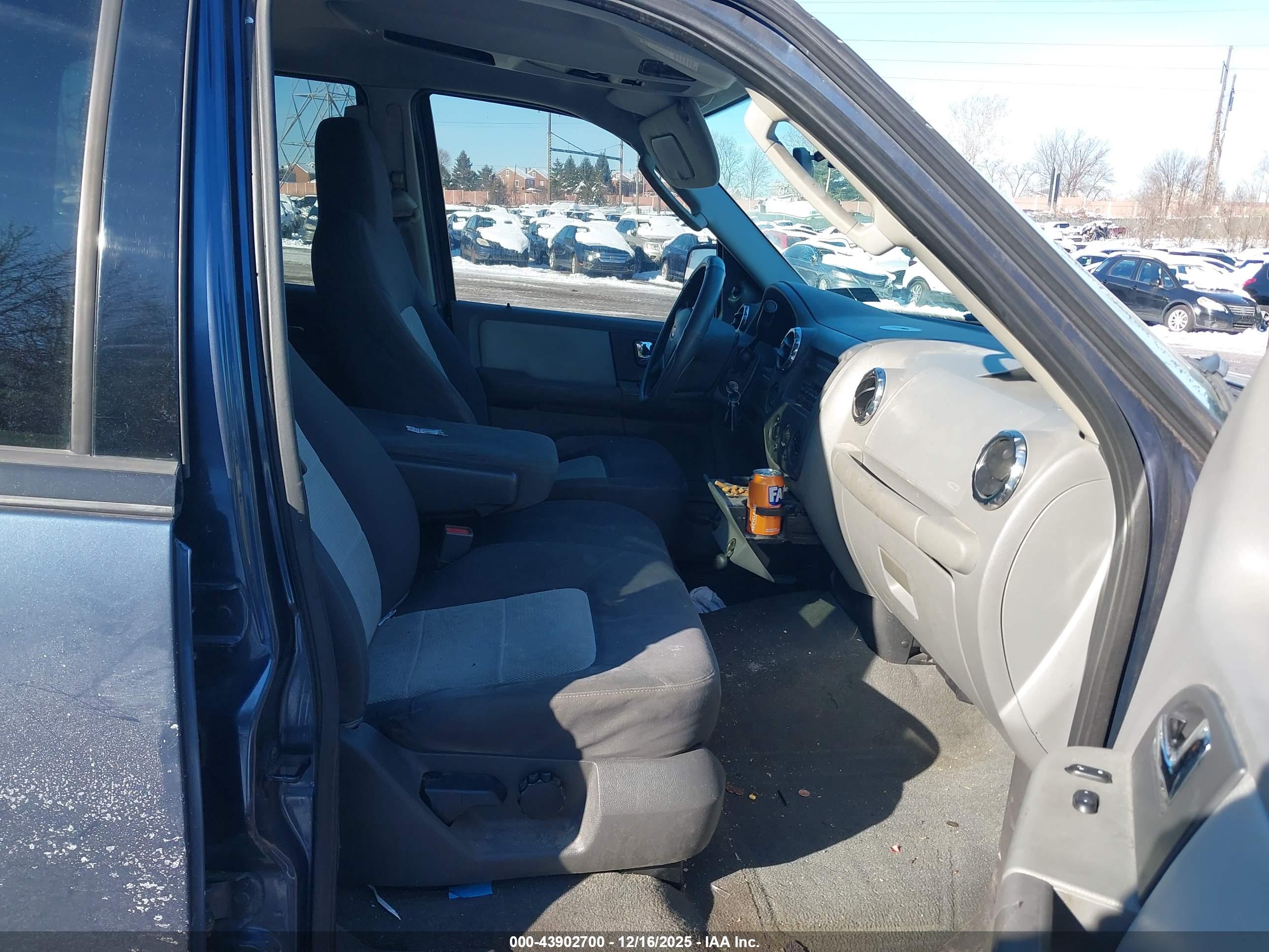 FORD EXPEDITION image 5