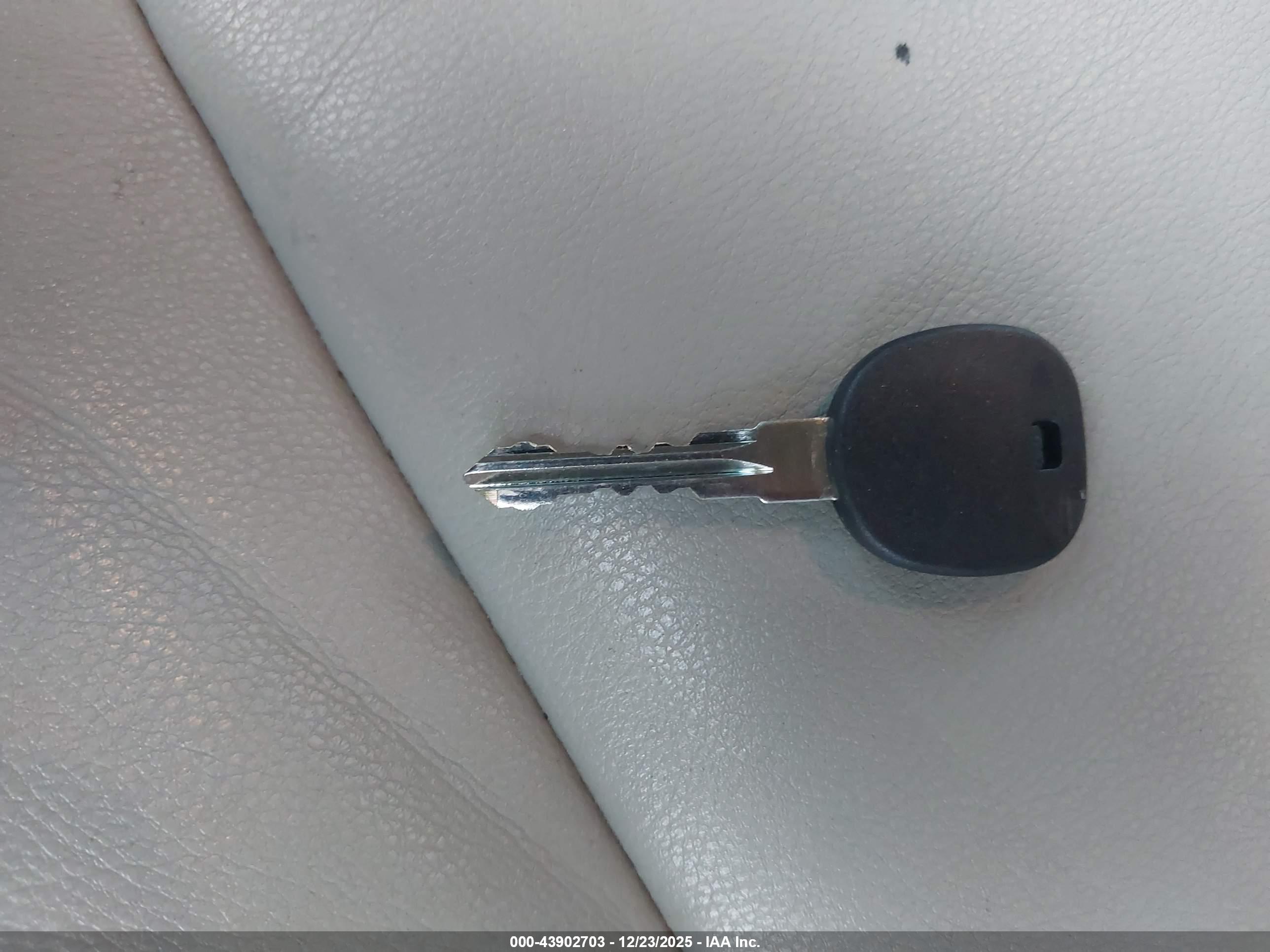 CHEVROLET TAHOE image 11