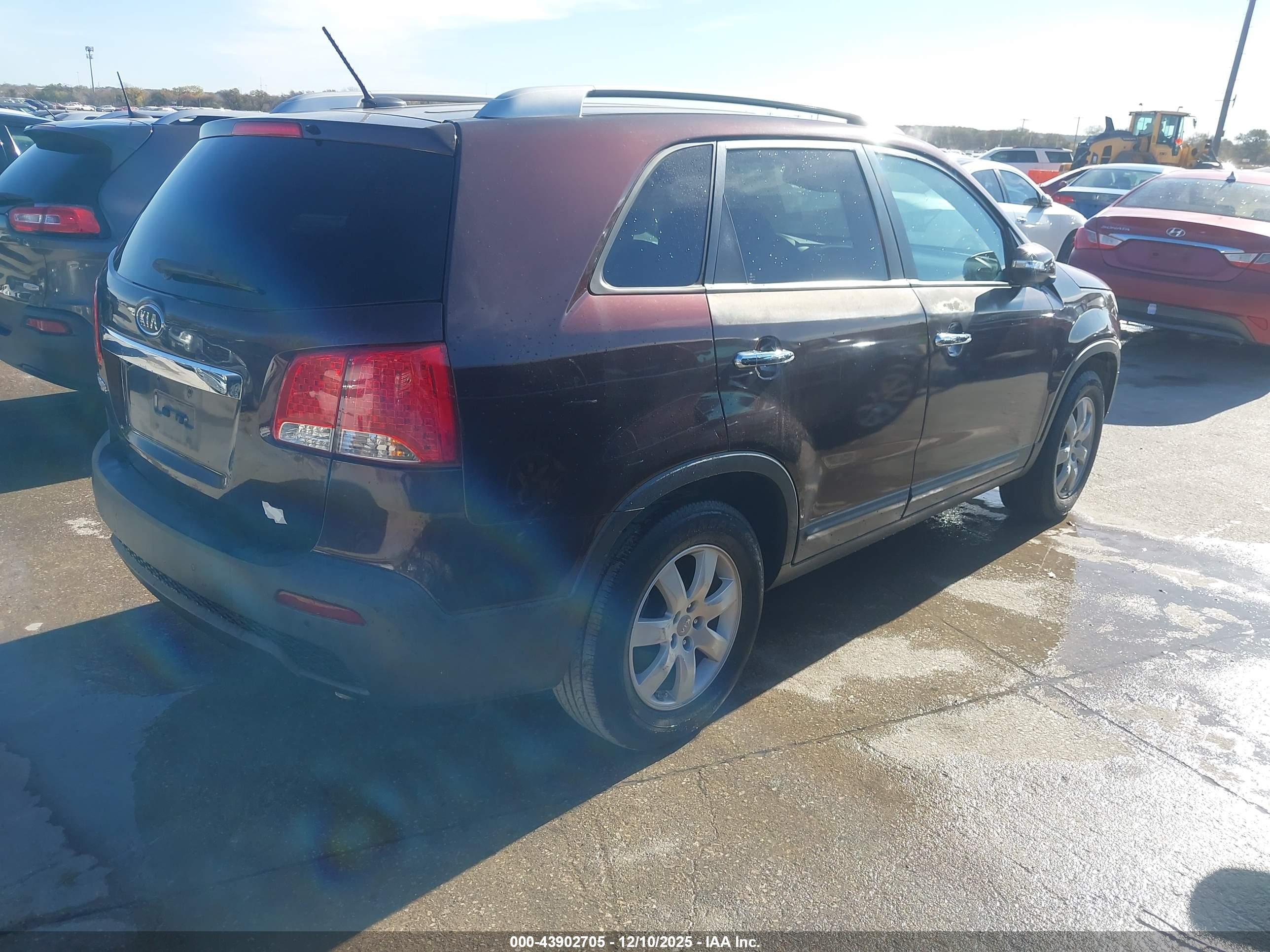 KIA SORENTO image 4