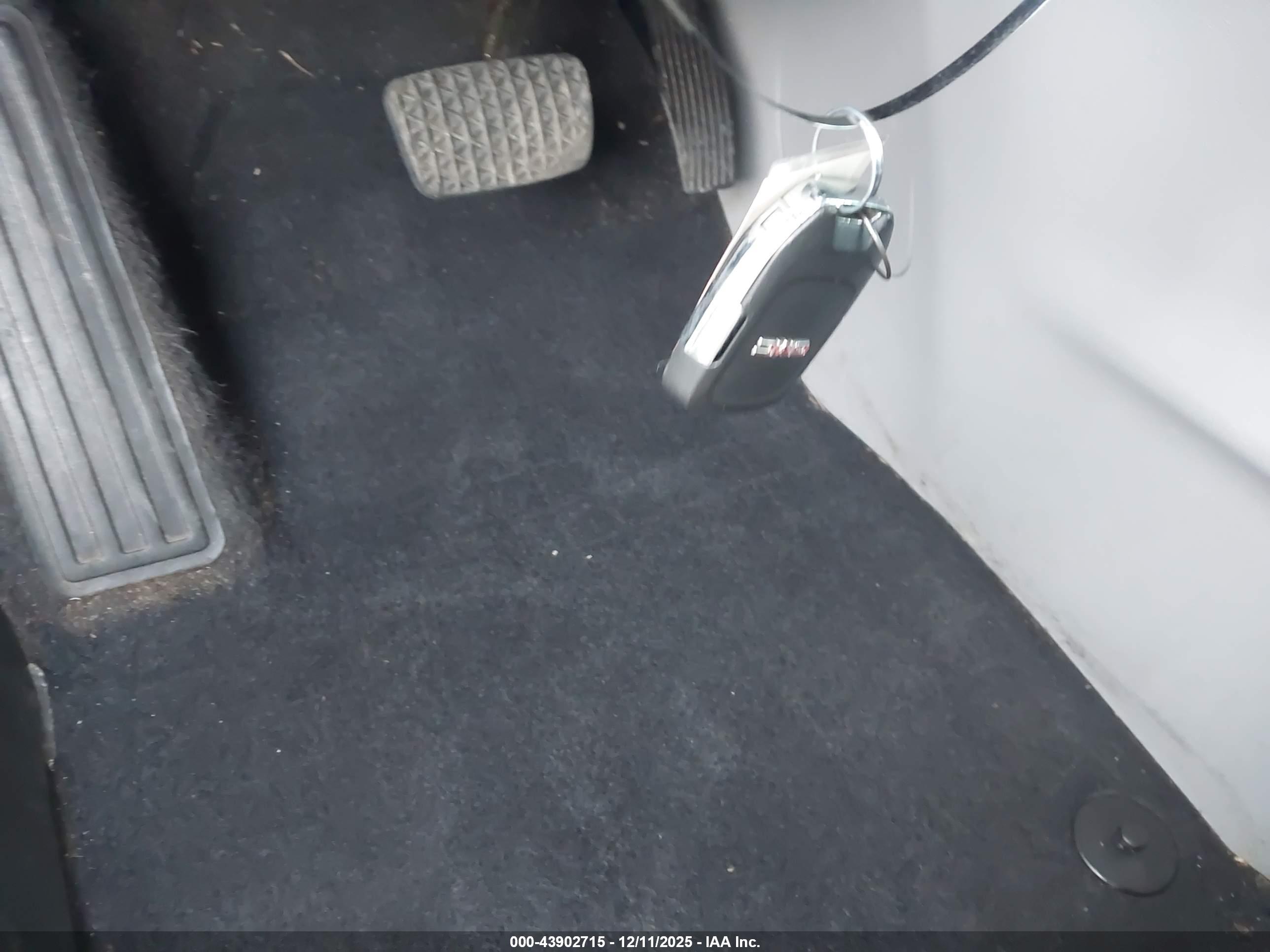 GMC TERRAIN image 11
