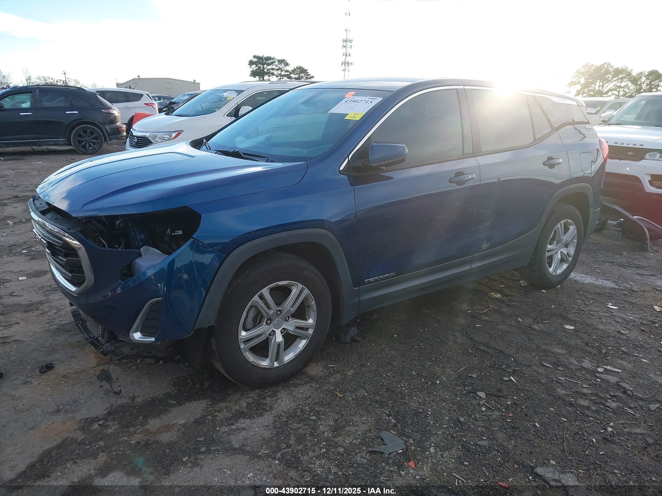 GMC TERRAIN image 2