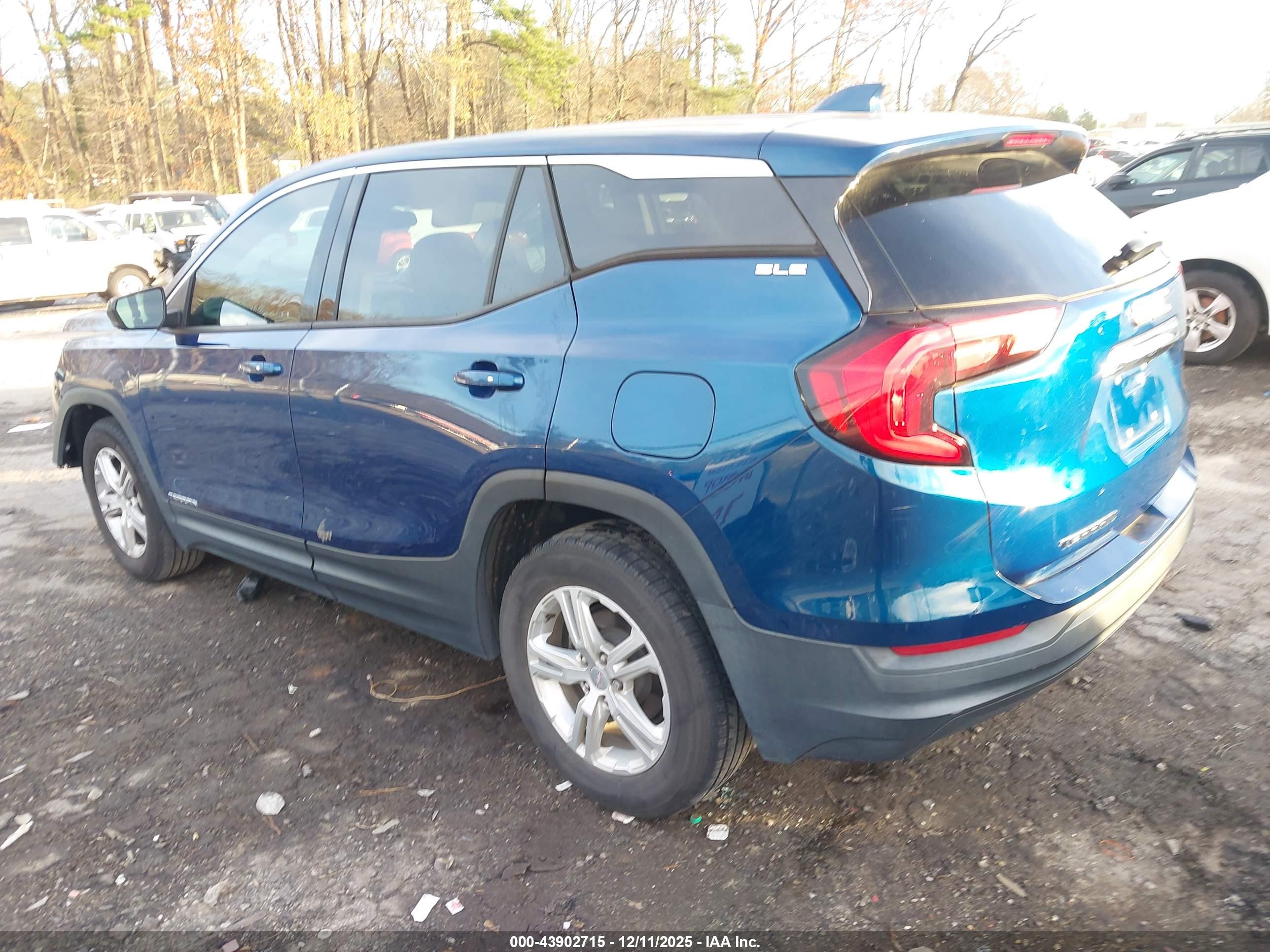 GMC TERRAIN image 3