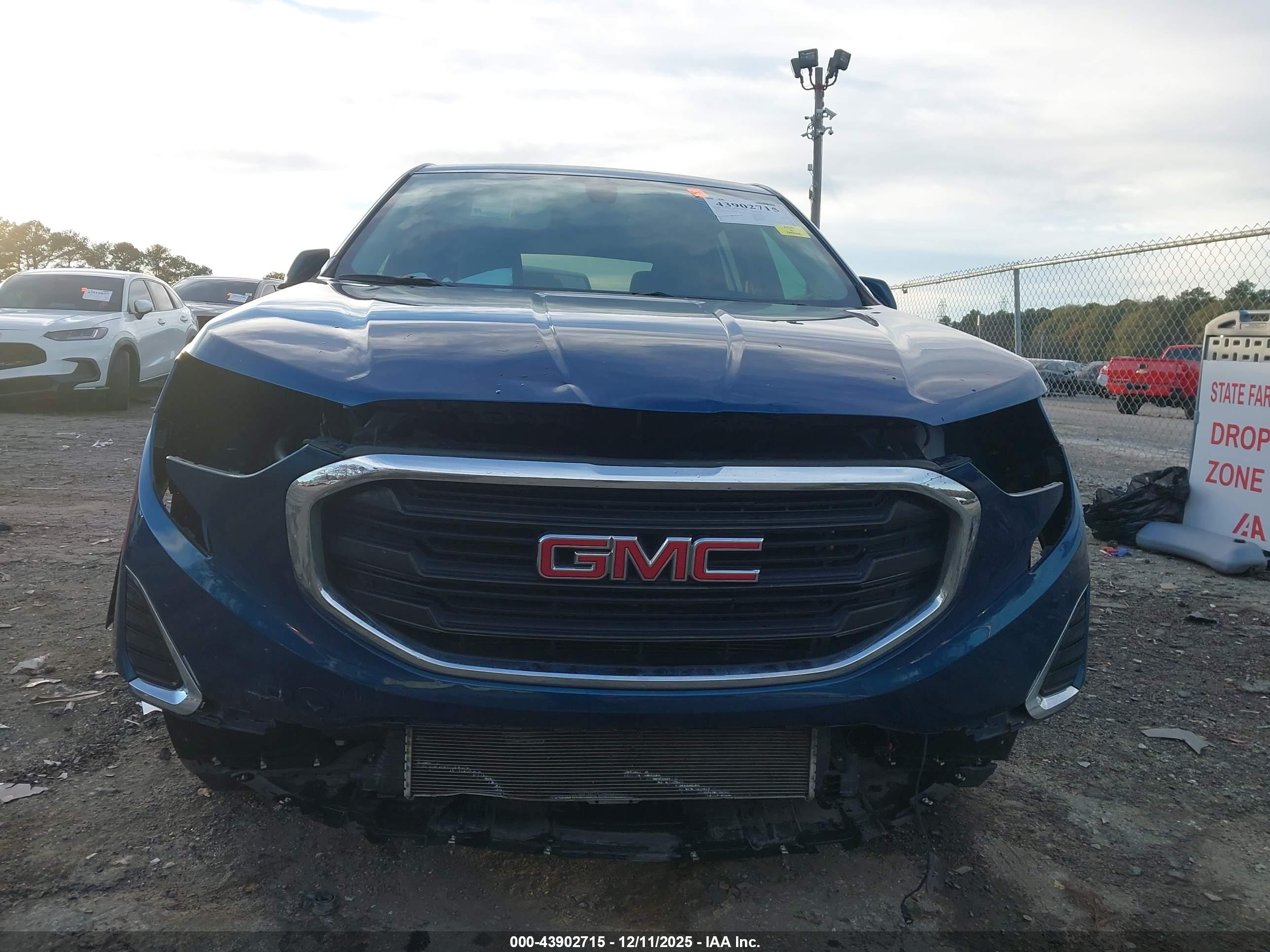 GMC TERRAIN image 6