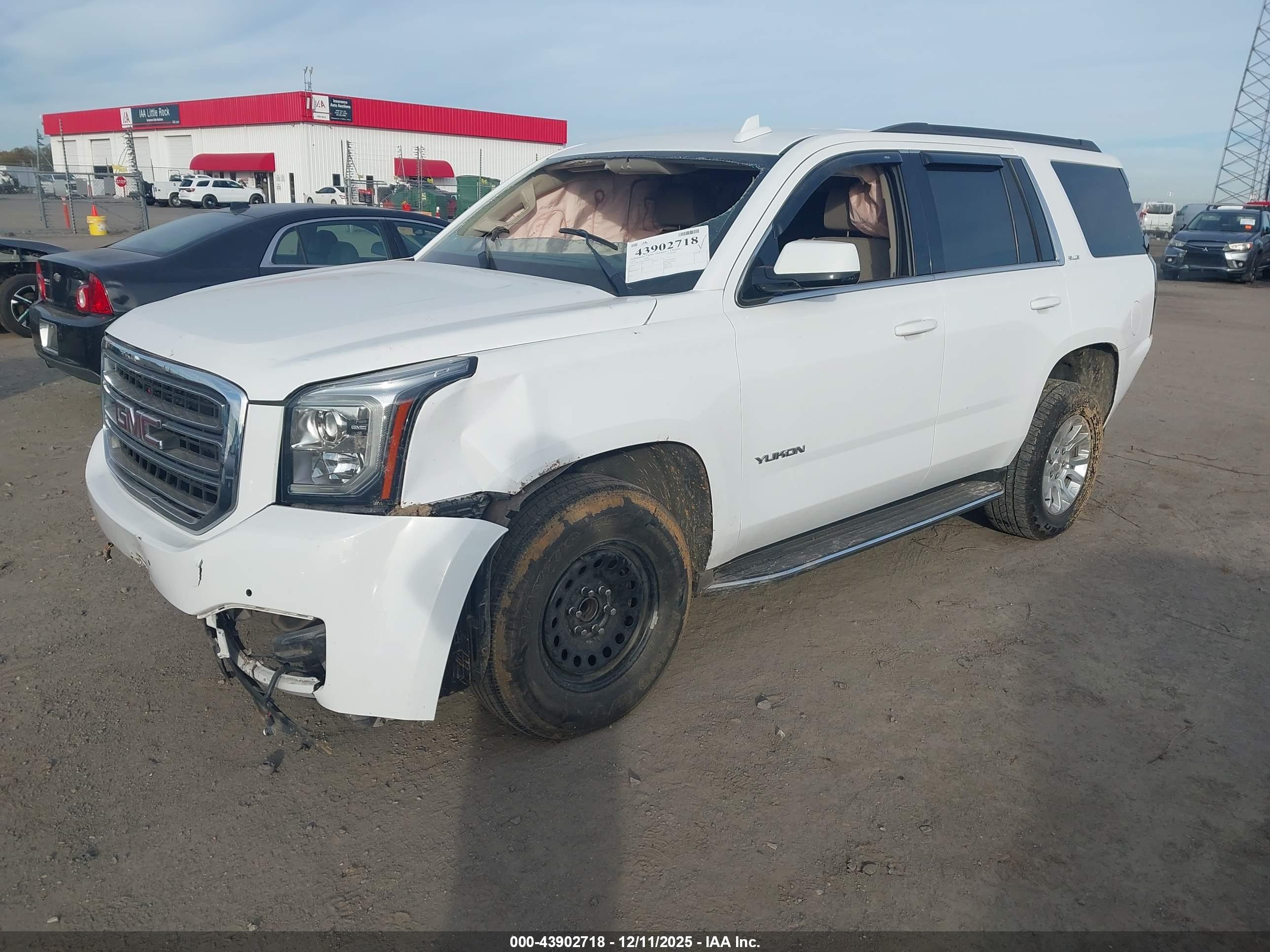 GMC YUKON image 2
