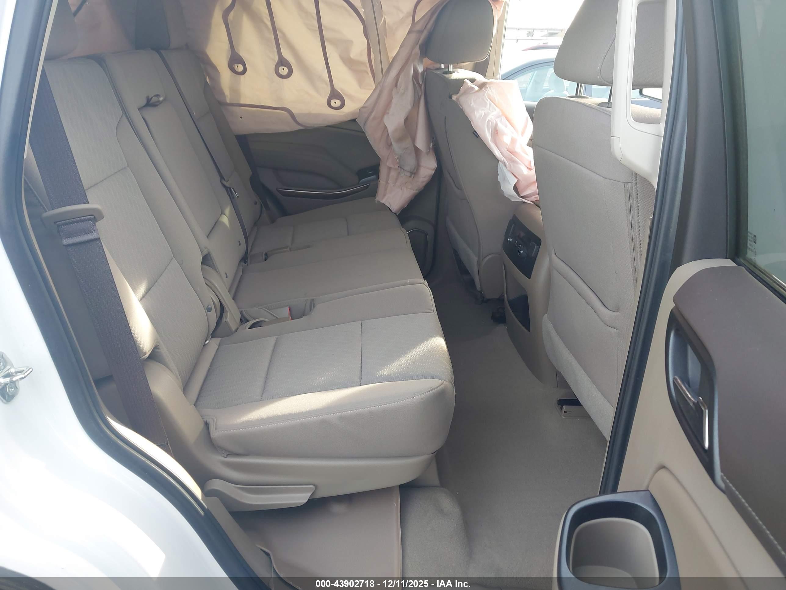 GMC YUKON image 8