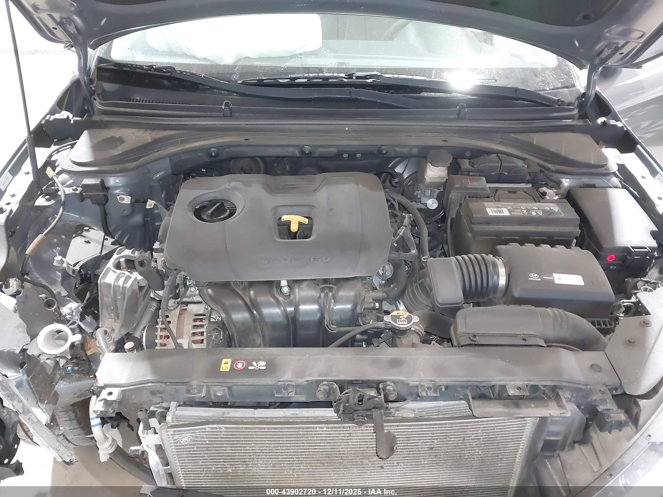 HYUNDAI ELANTRA image 10