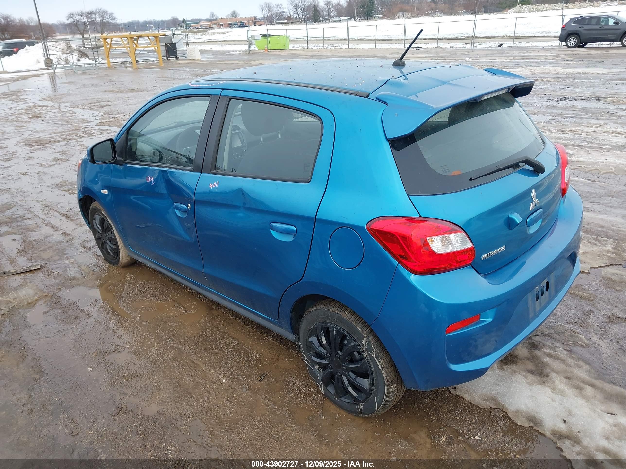 MITSUBISHI MIRAGE image 3