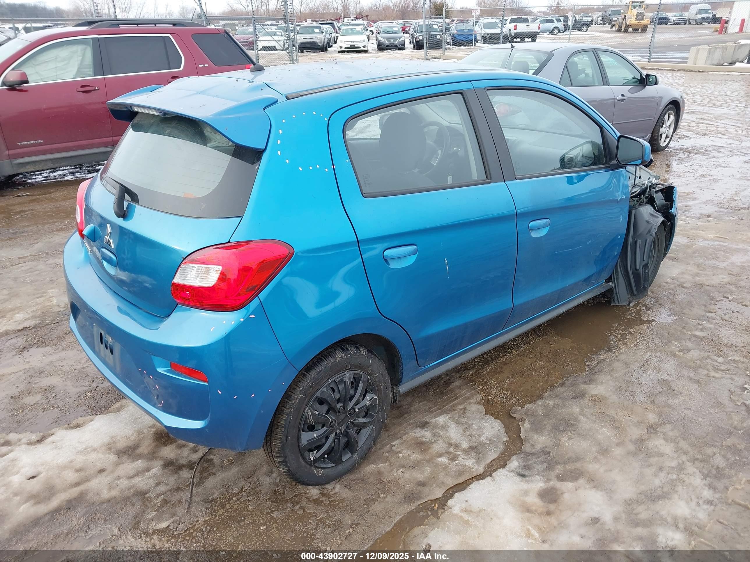 MITSUBISHI MIRAGE image 4