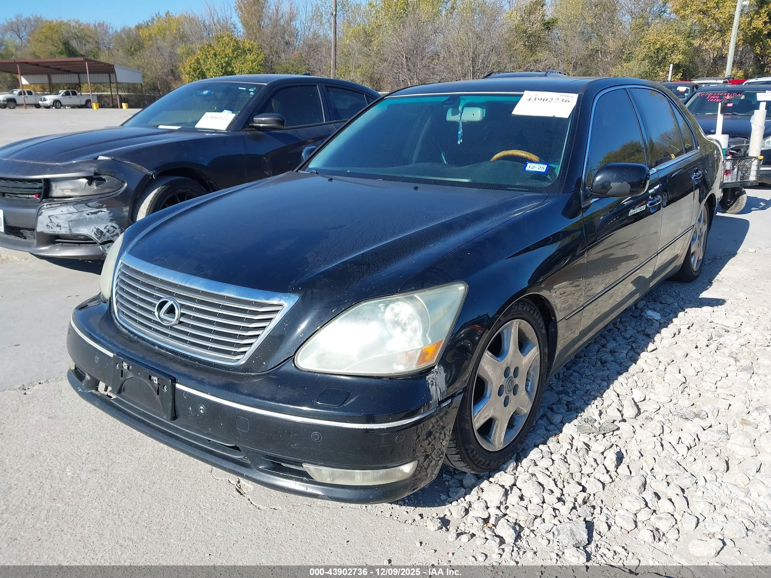 LEXUS LS image 2