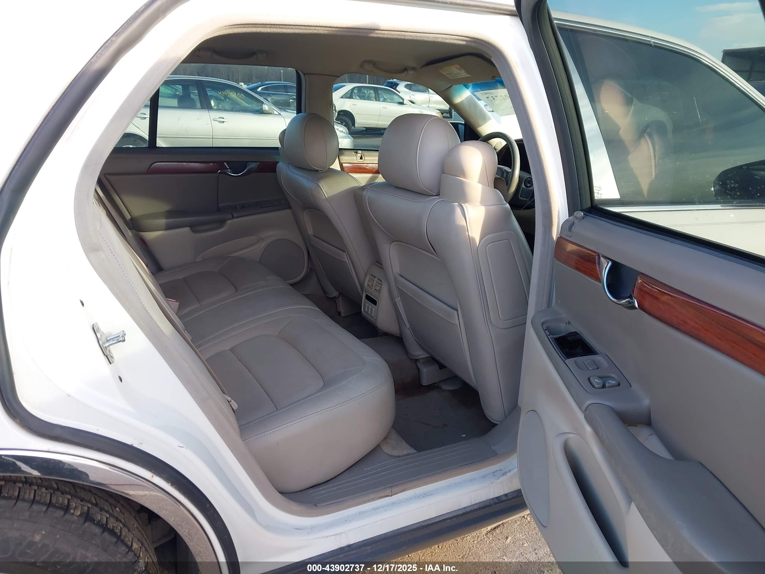 CADILLAC DEVILLE image 8