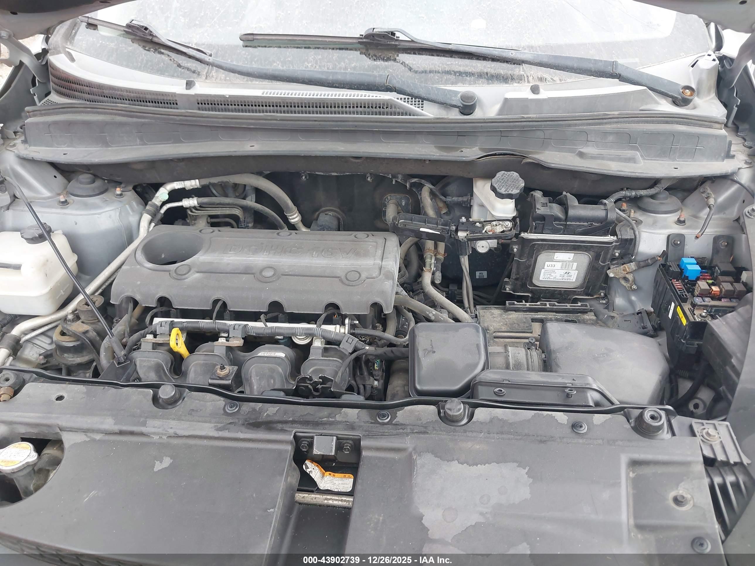 HYUNDAI TUCSON image 10