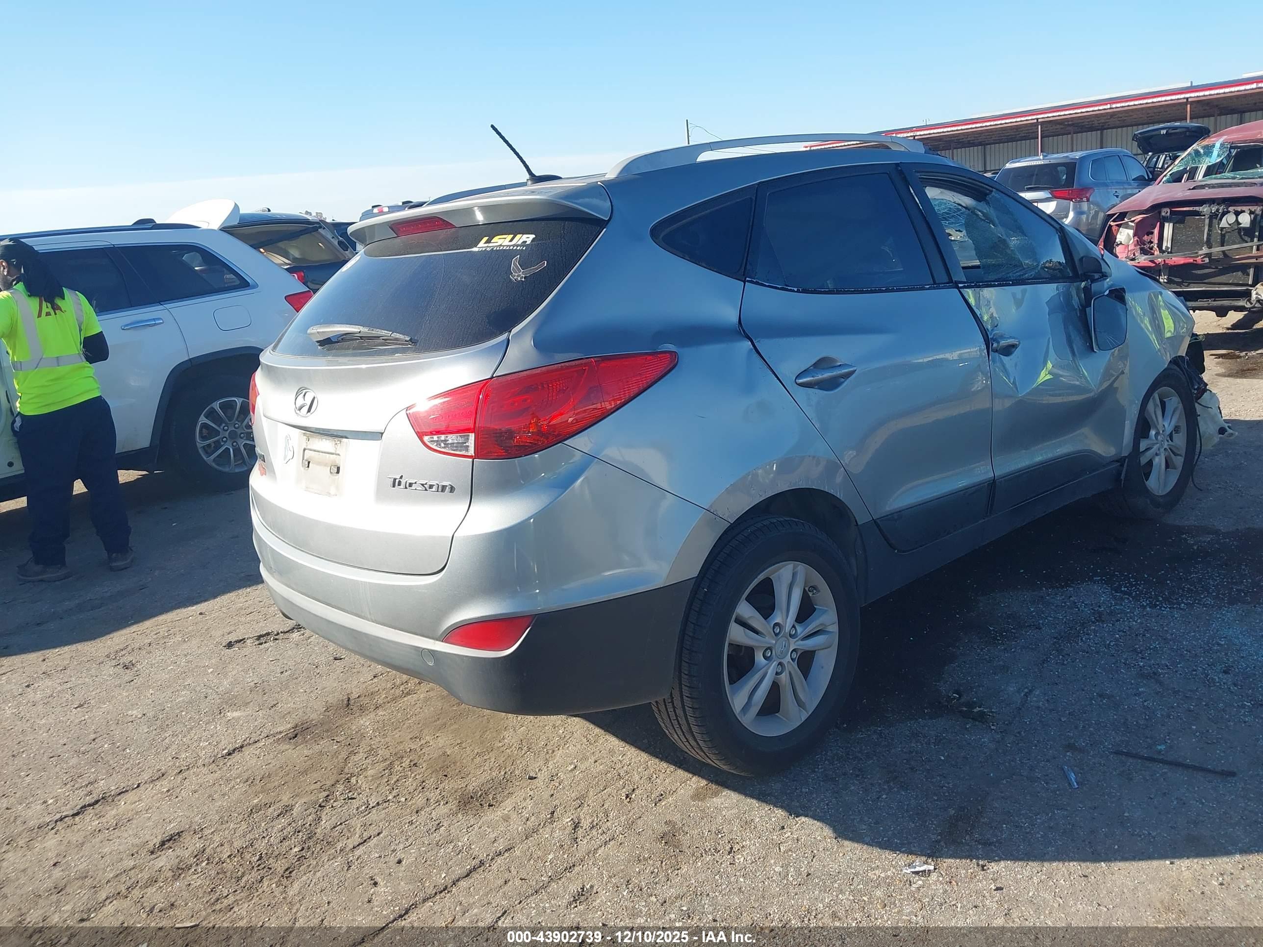 HYUNDAI TUCSON image 4