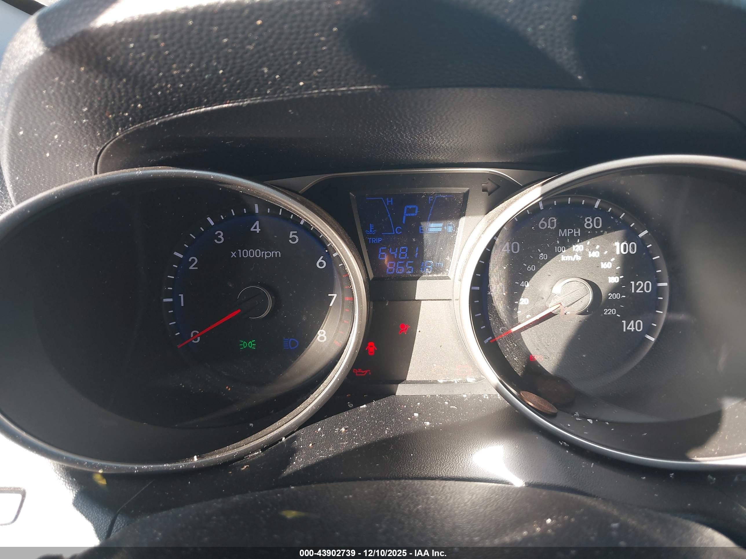 HYUNDAI TUCSON image 7