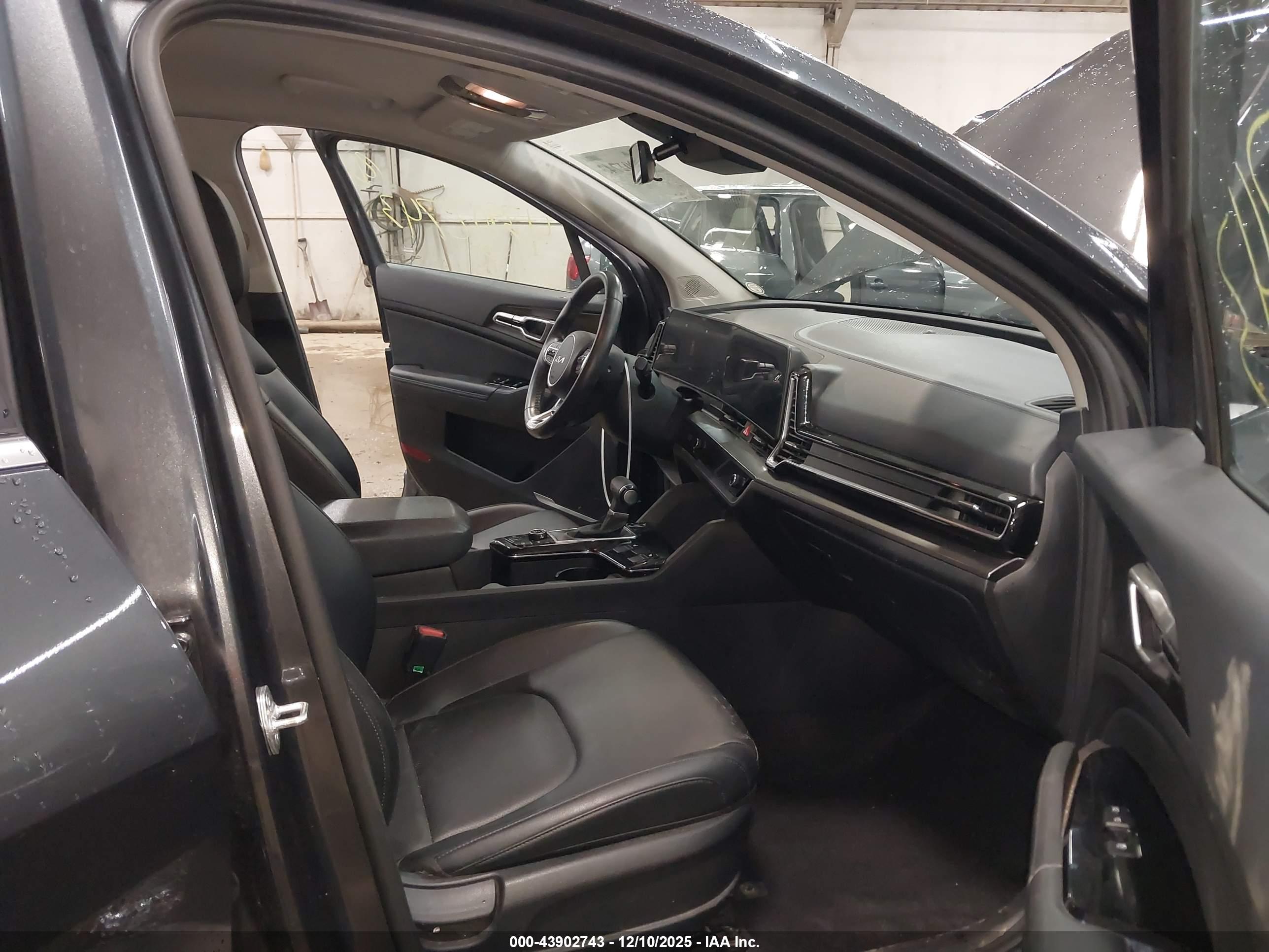 KIA SPORTAGE image 5