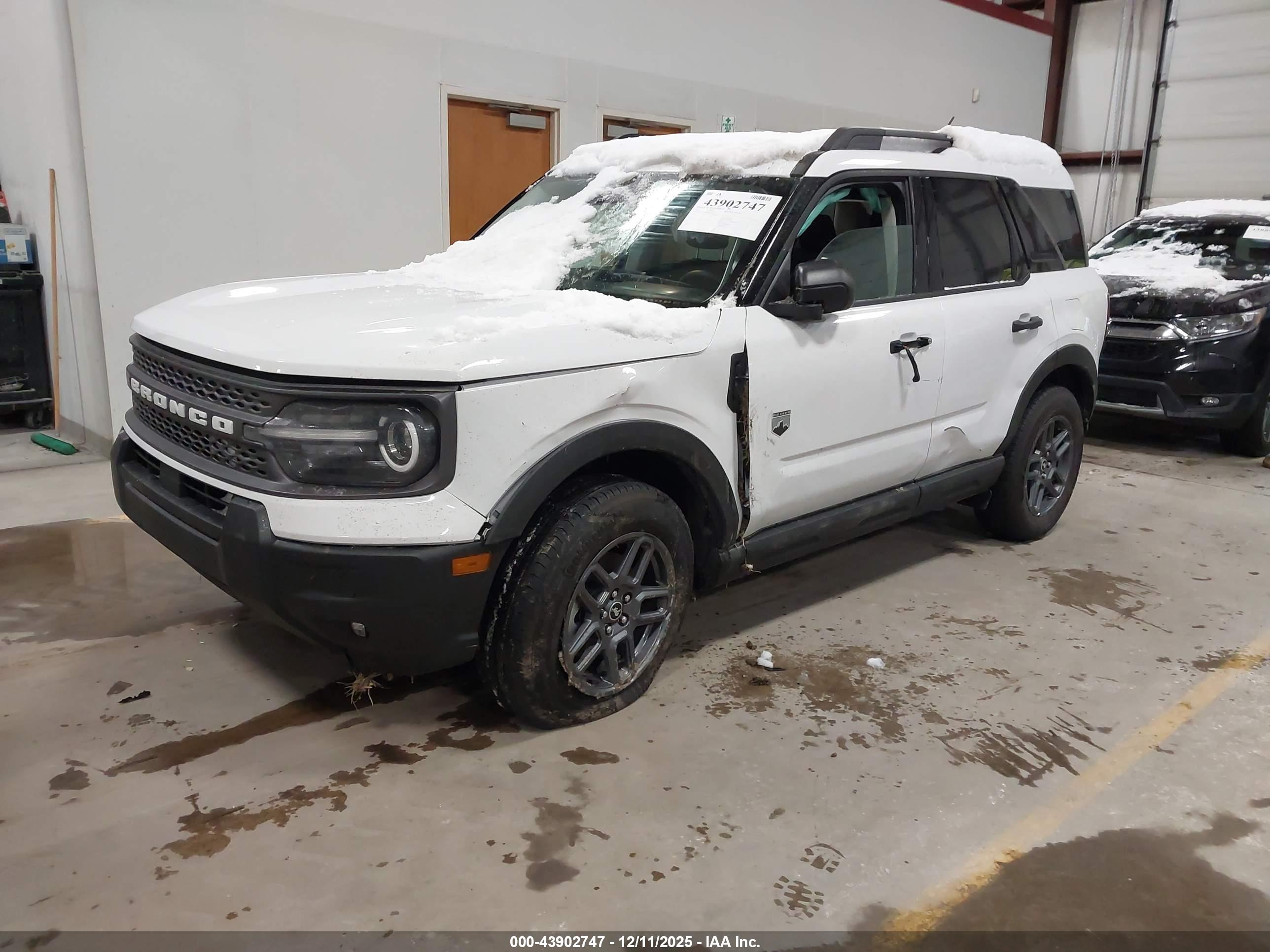 FORD BRONCO image 2