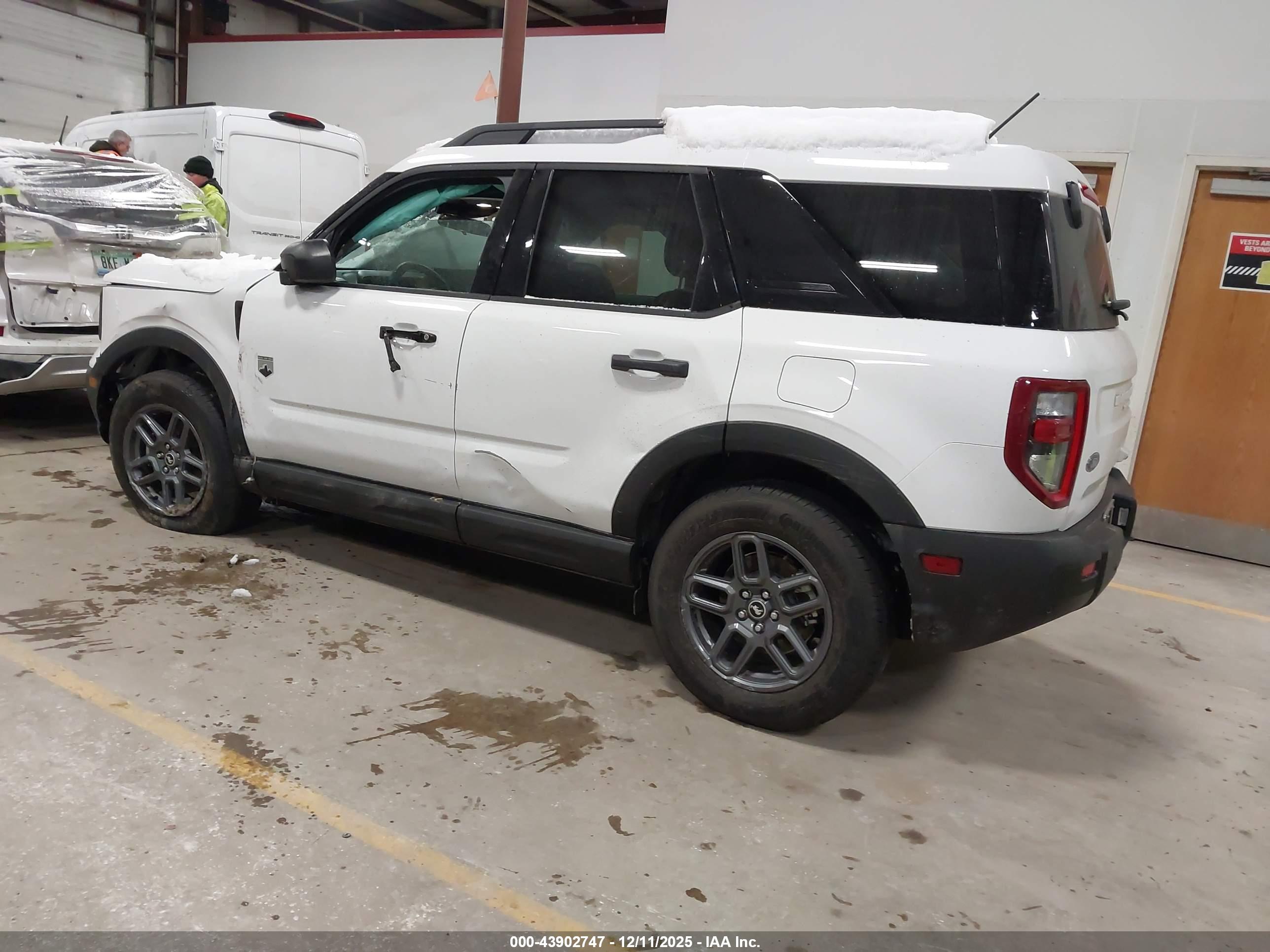 FORD BRONCO image 3