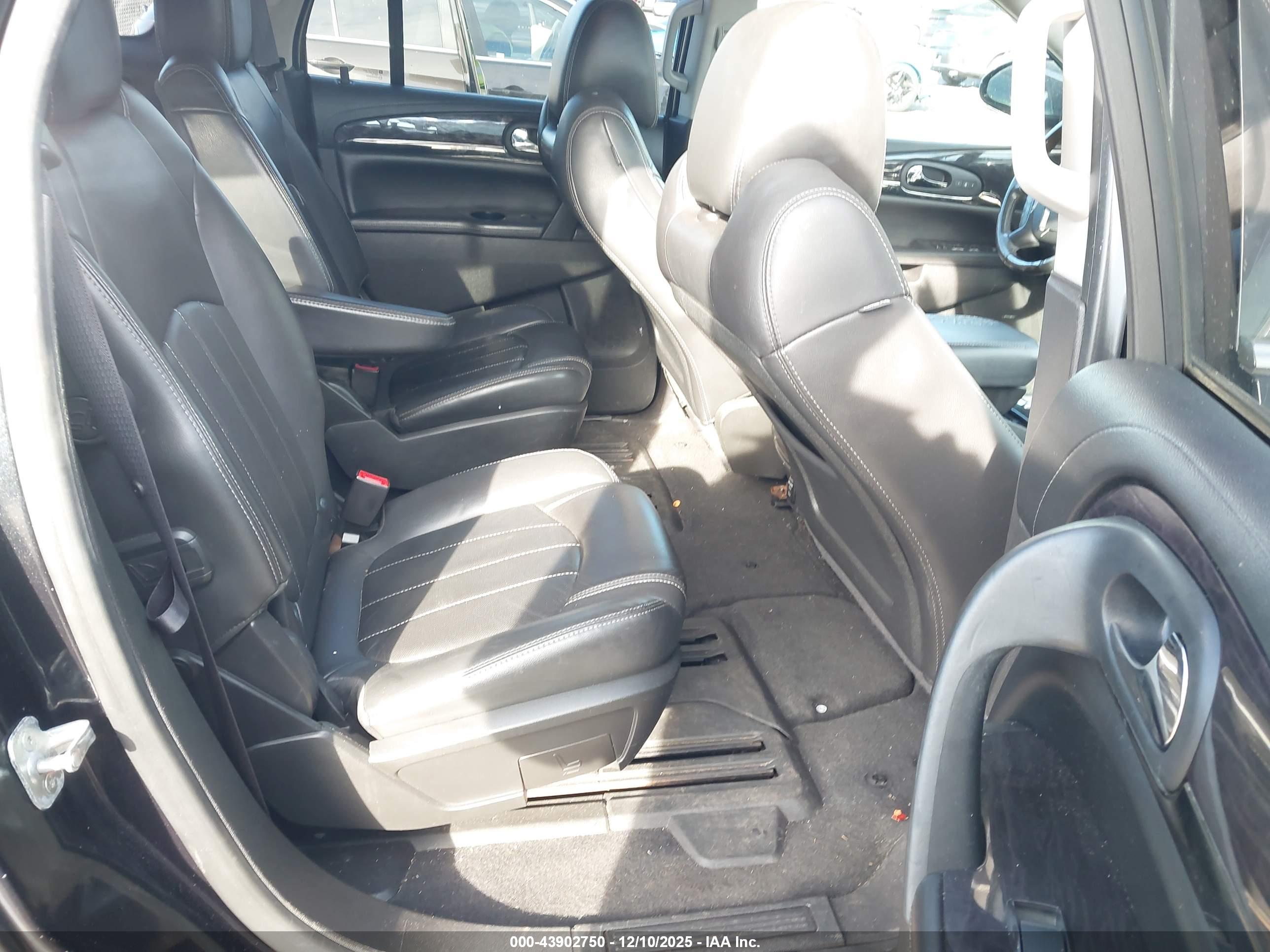 BUICK ENCLAVE image 8