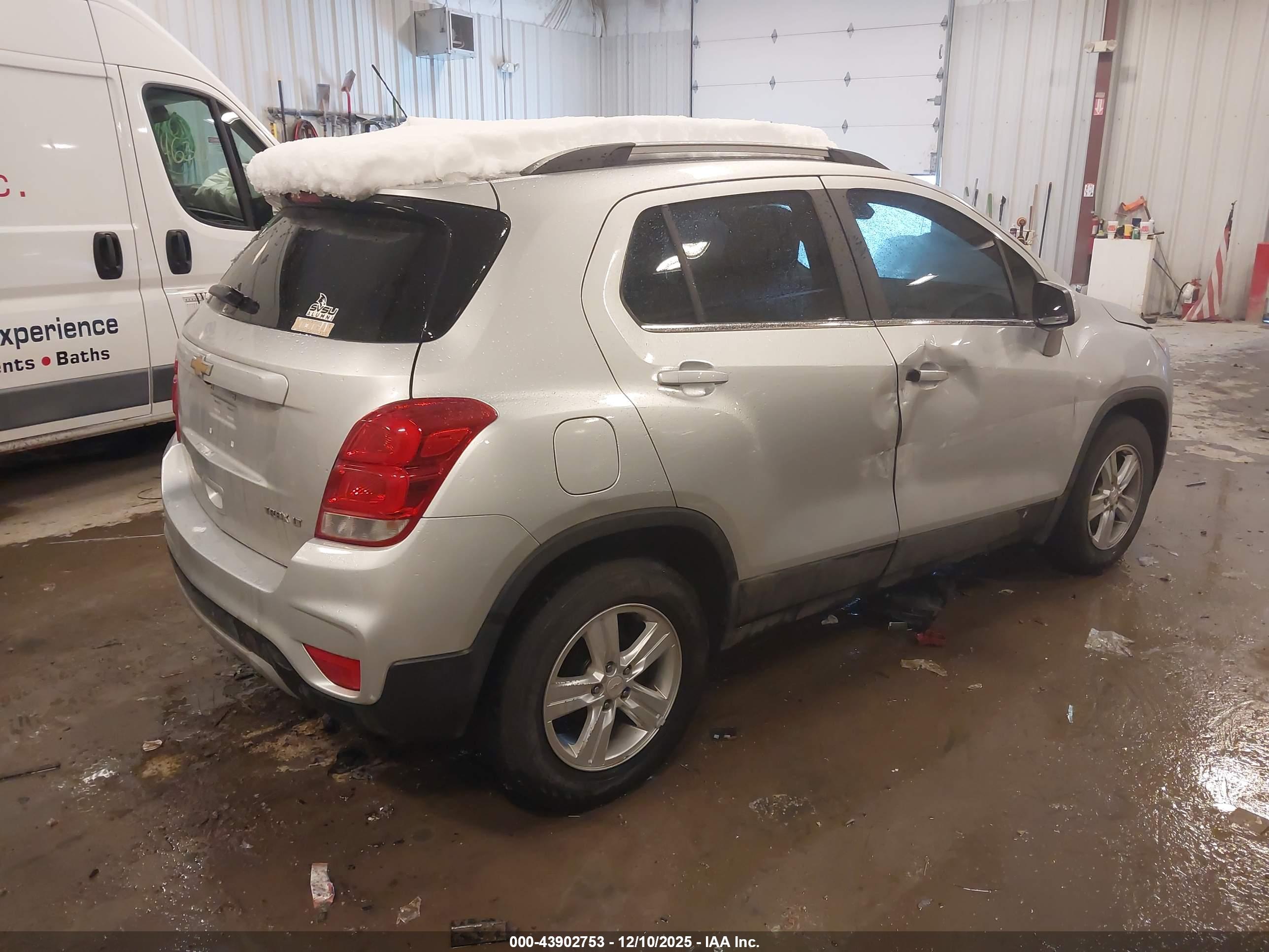 CHEVROLET TRAX image 4