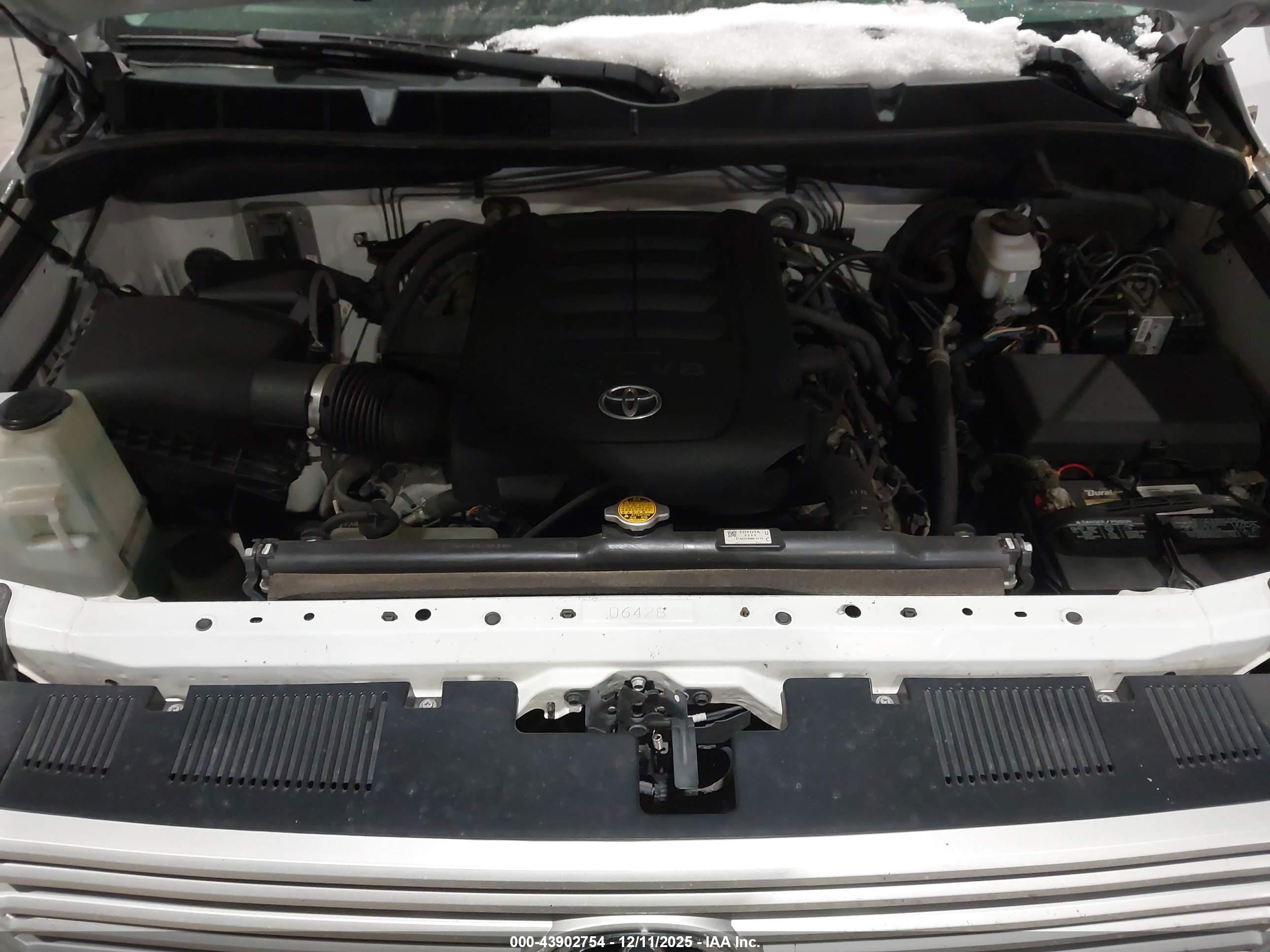 TOYOTA TUNDRA image 10