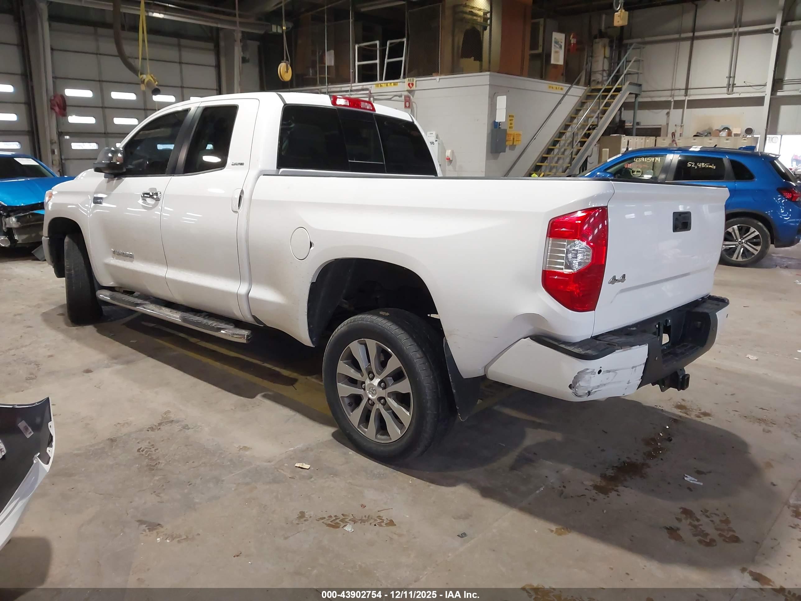 TOYOTA TUNDRA image 3