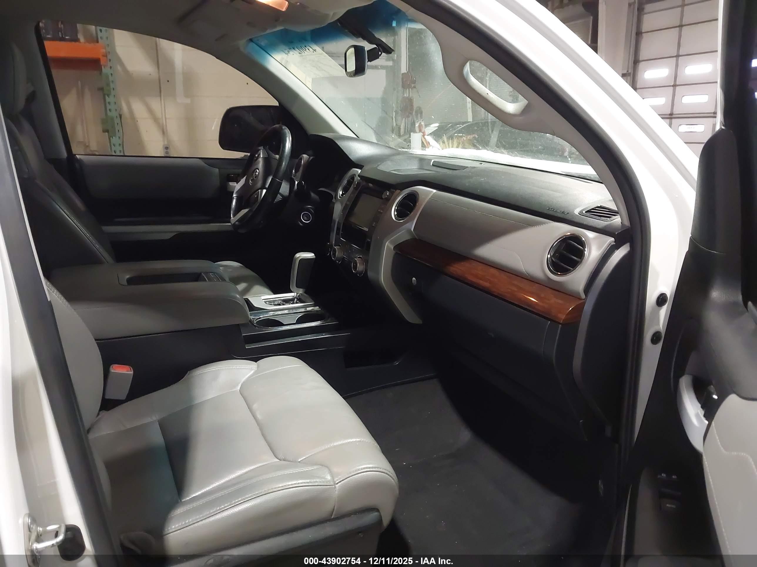 TOYOTA TUNDRA image 5