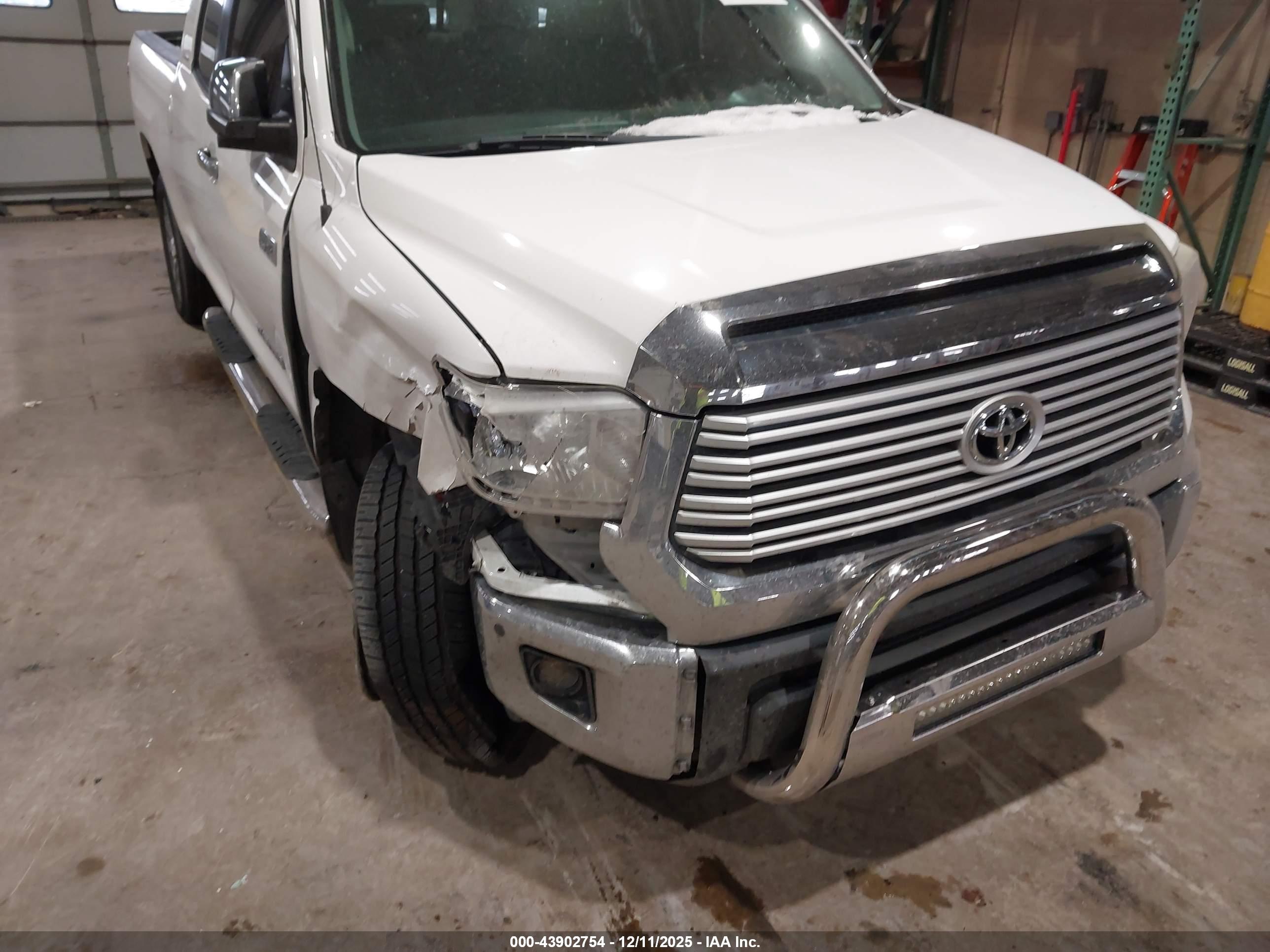 TOYOTA TUNDRA image 6