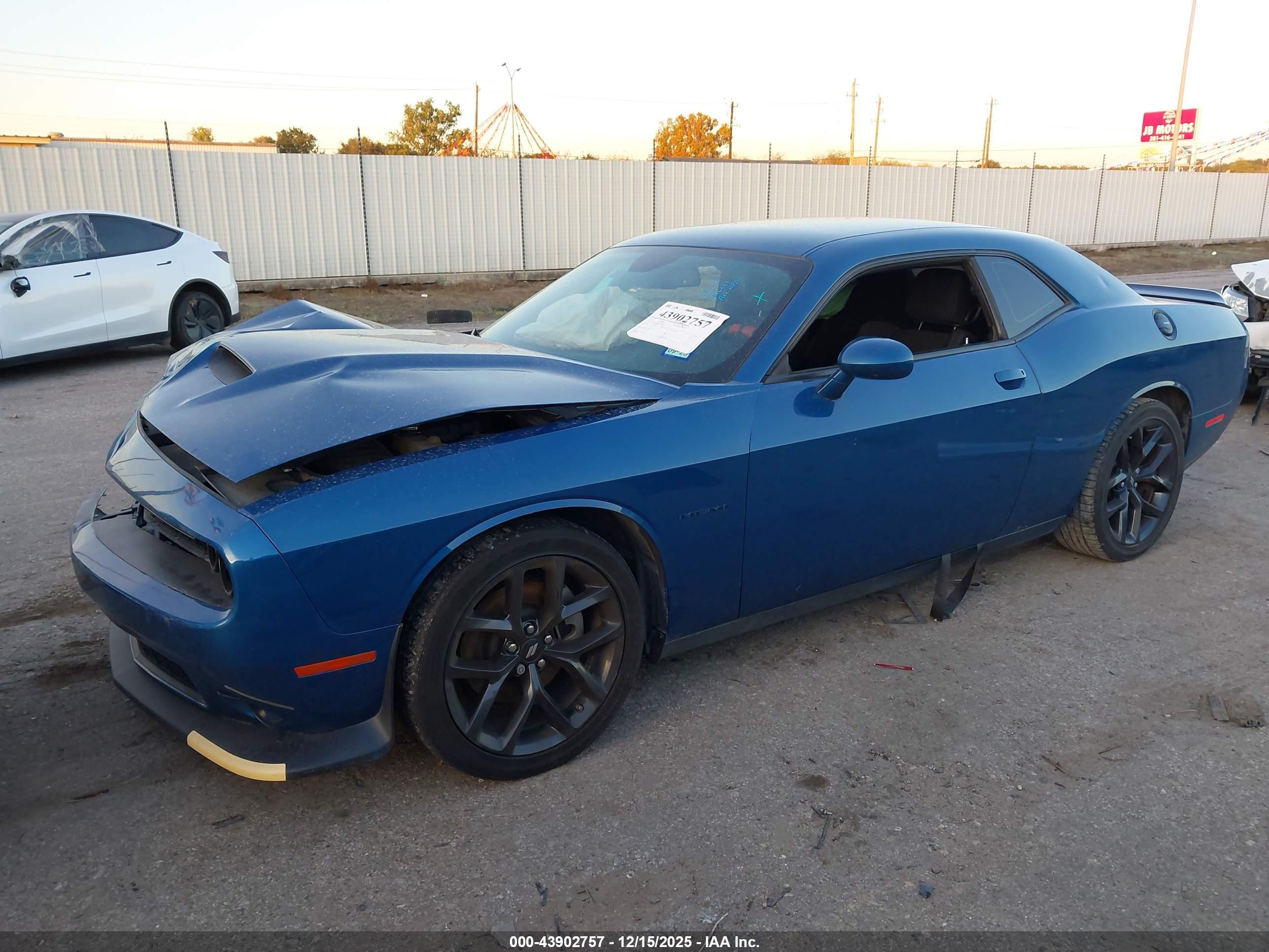DODGE CHALLENGER image 2