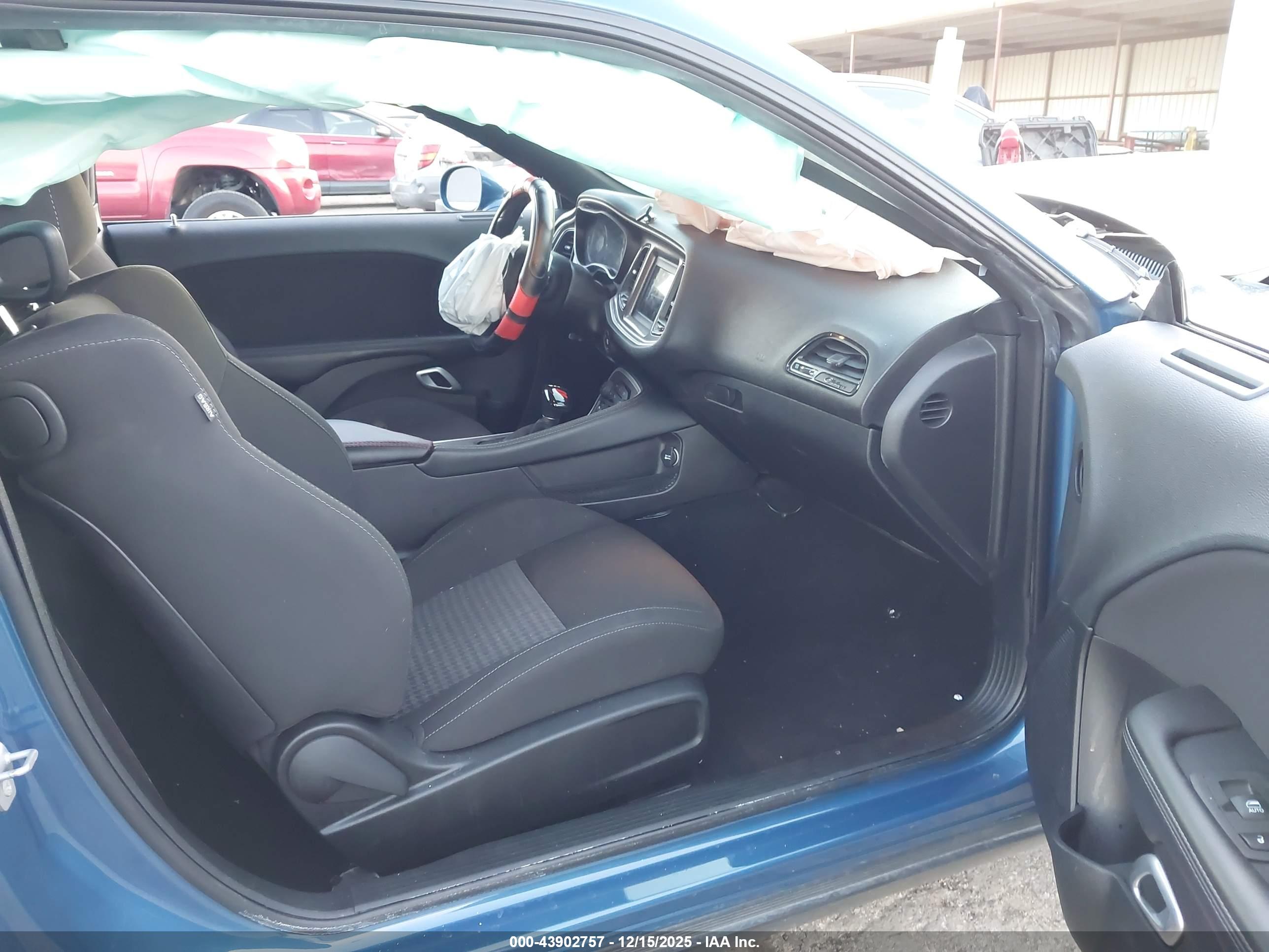 DODGE CHALLENGER image 5