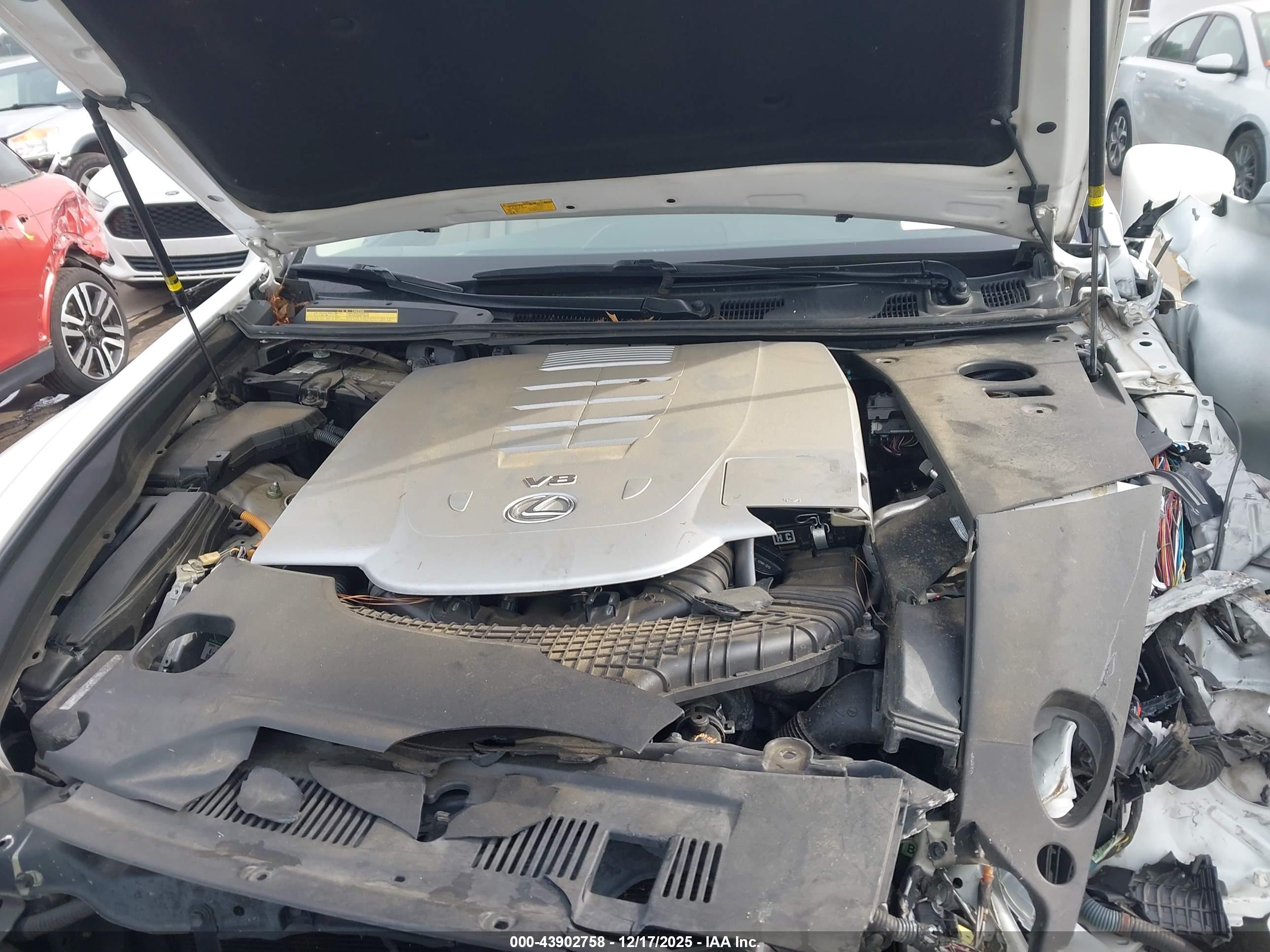 LEXUS LS image 10