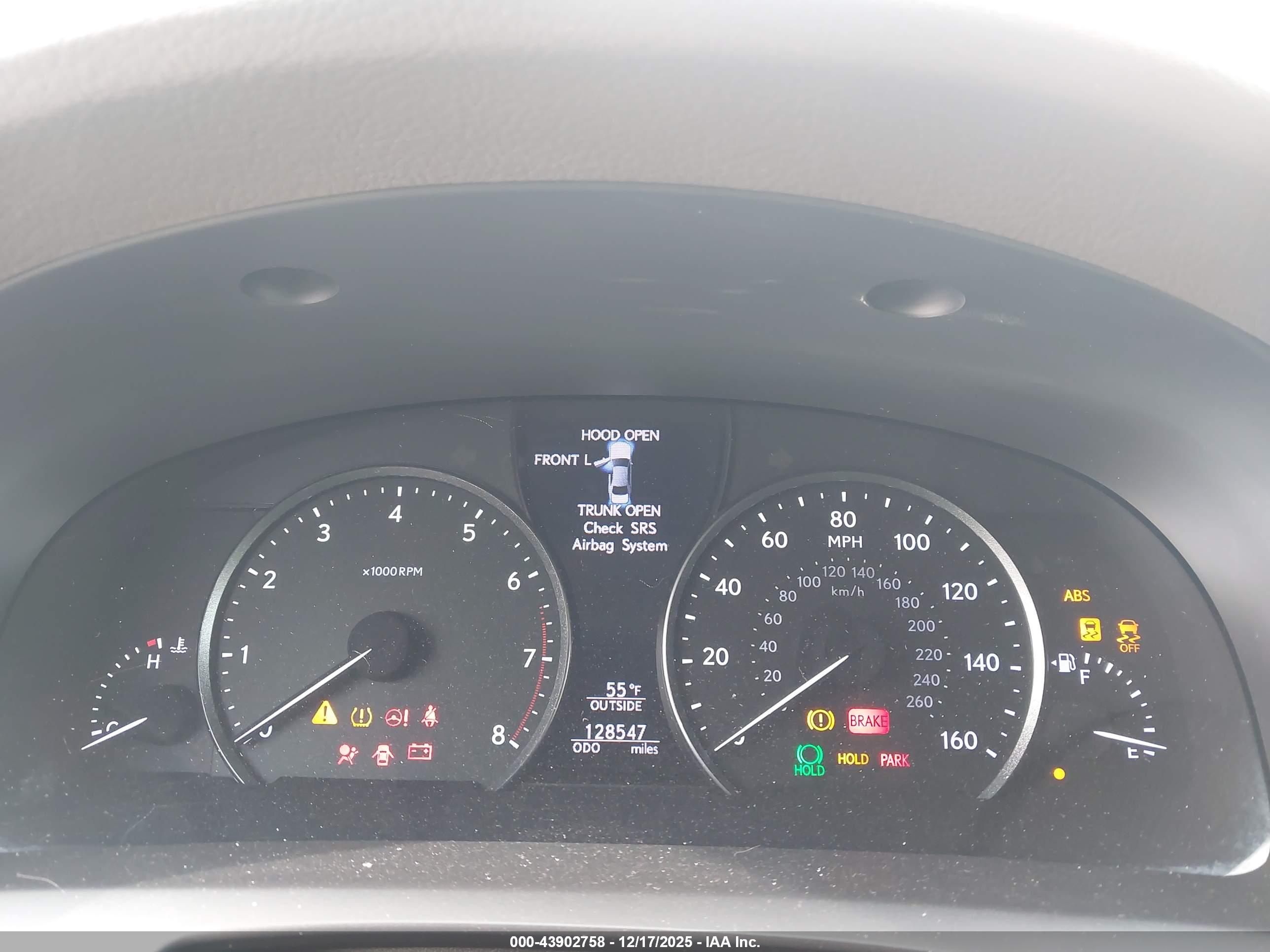 LEXUS LS image 7