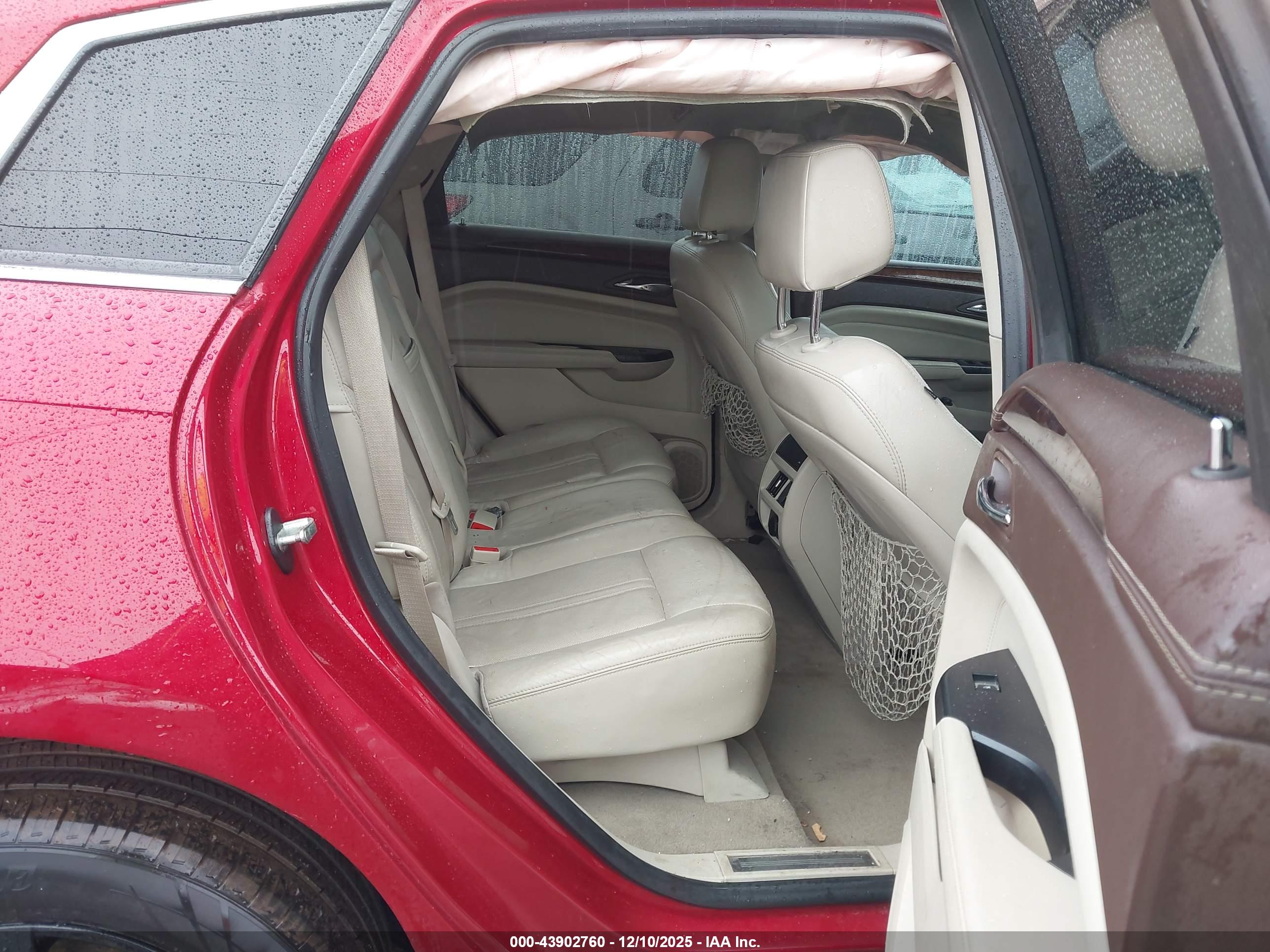 CADILLAC SRX image 8