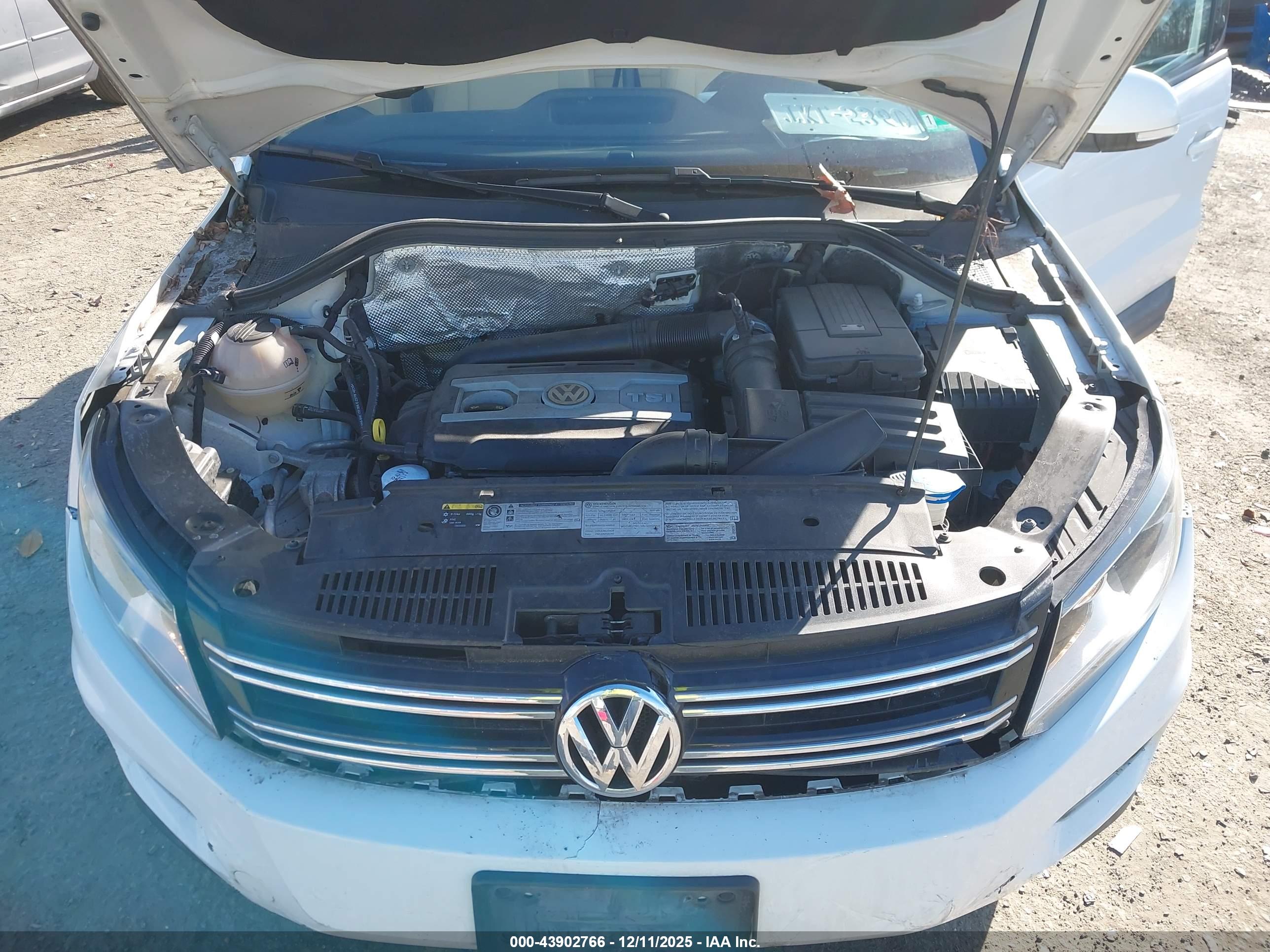 VOLKSWAGEN TIGUAN image 10