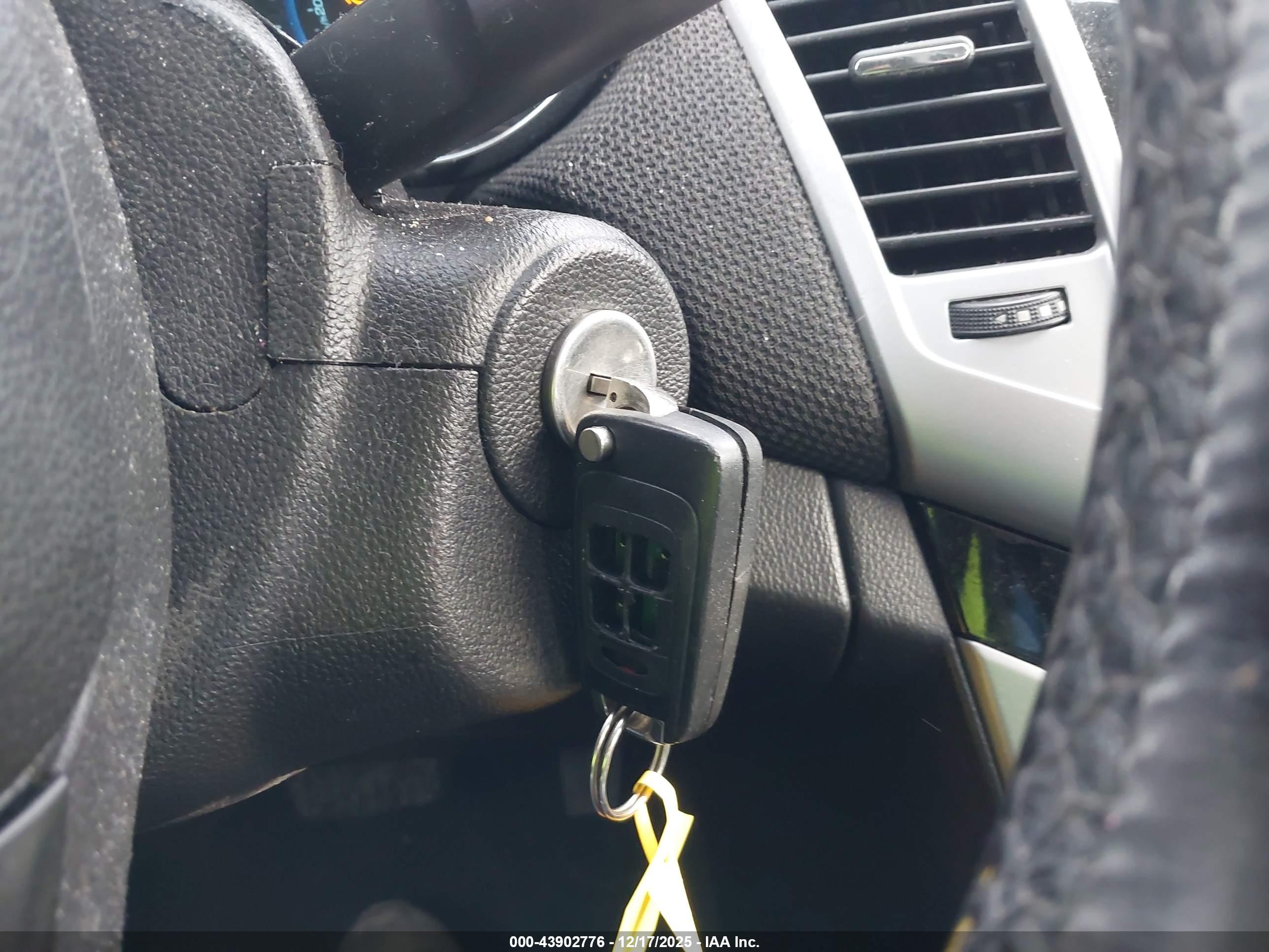 CHEVROLET CRUZE image 11